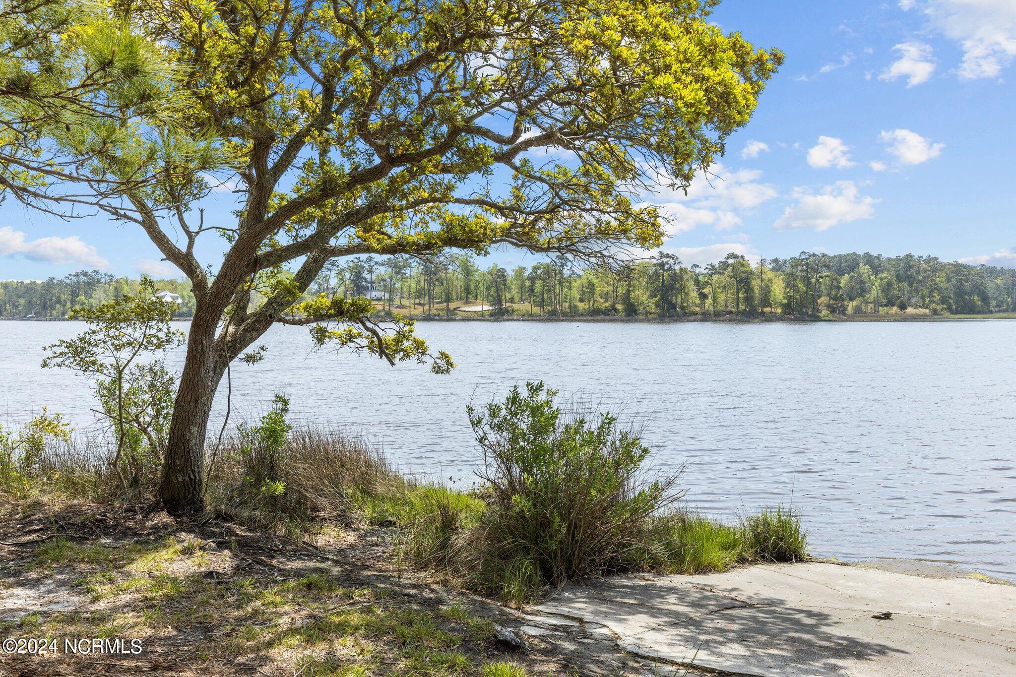 517 Queens Creek Road, Hubert, NC, 28539