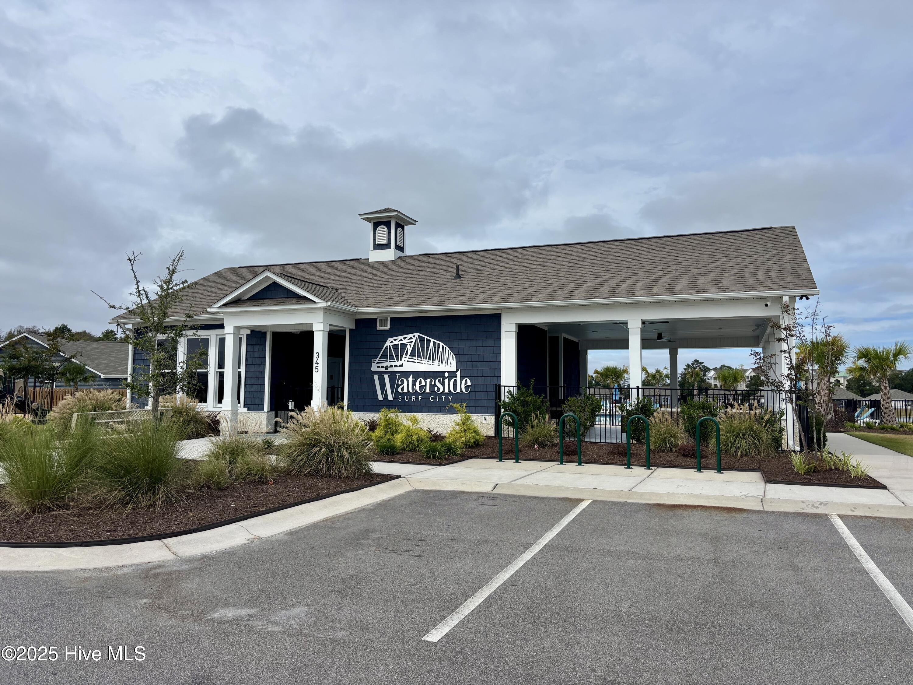 100533613 | Photo 33