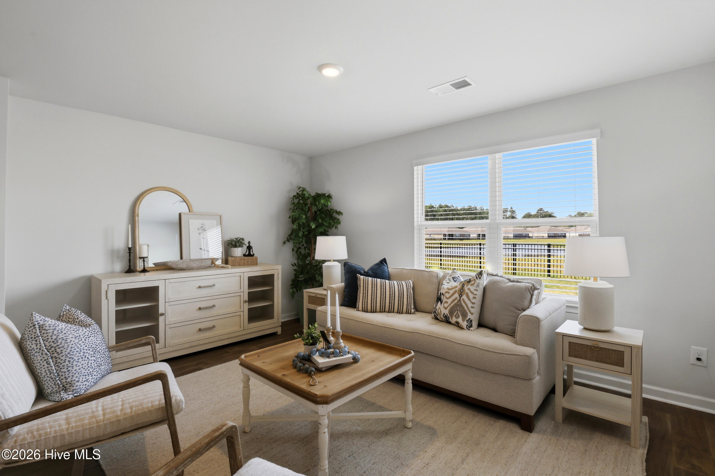 100558236 | Photo 12