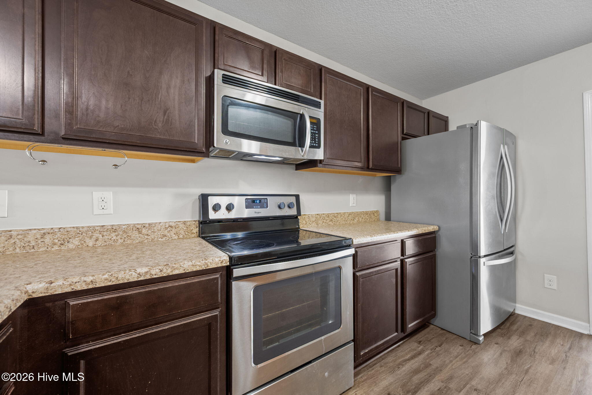 100549105 | Photo 41