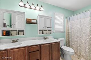 100552860 | Photo 26