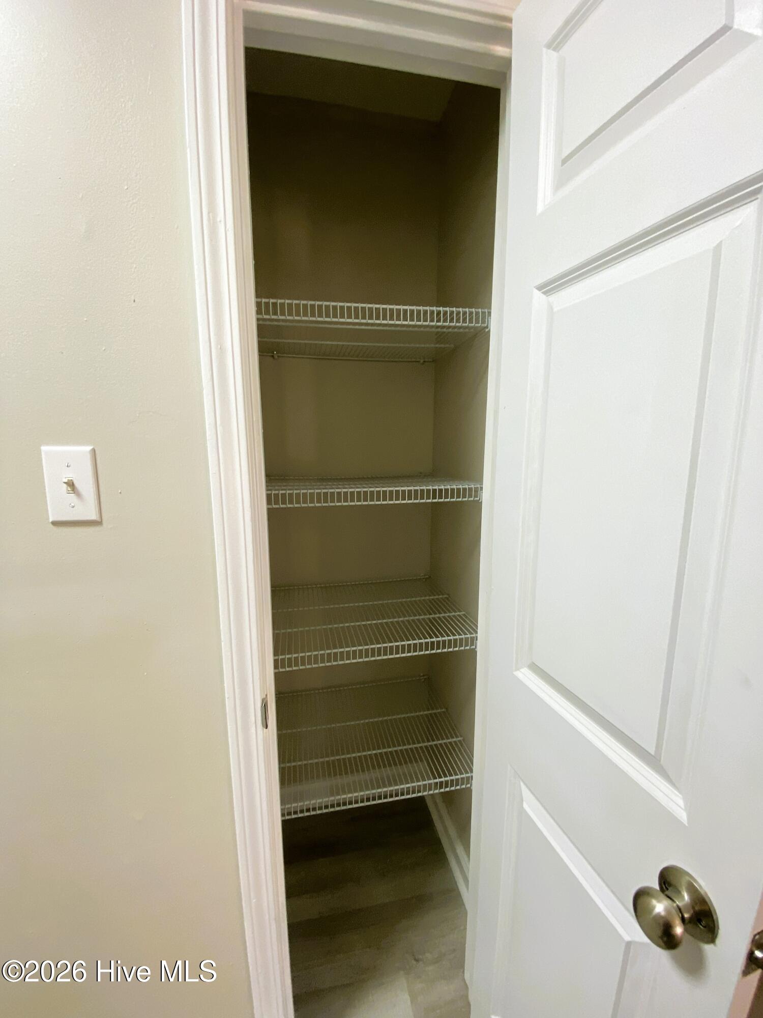 100552306 | Photo 16