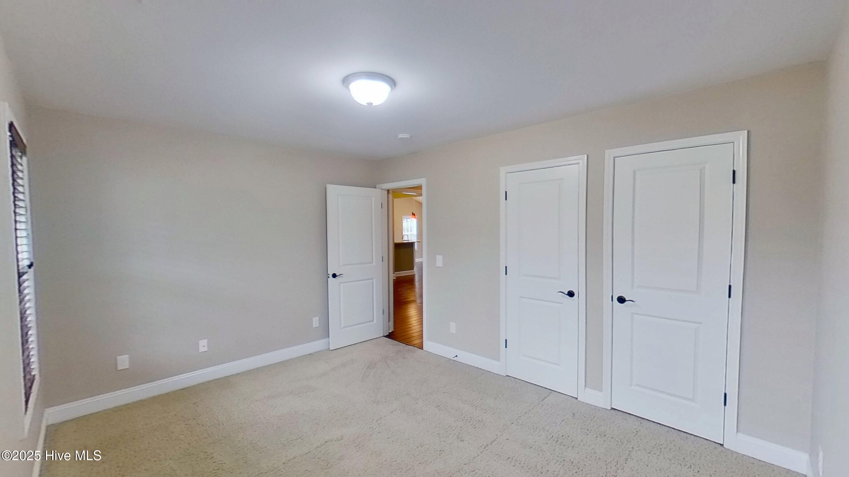 100543740 | Photo 17