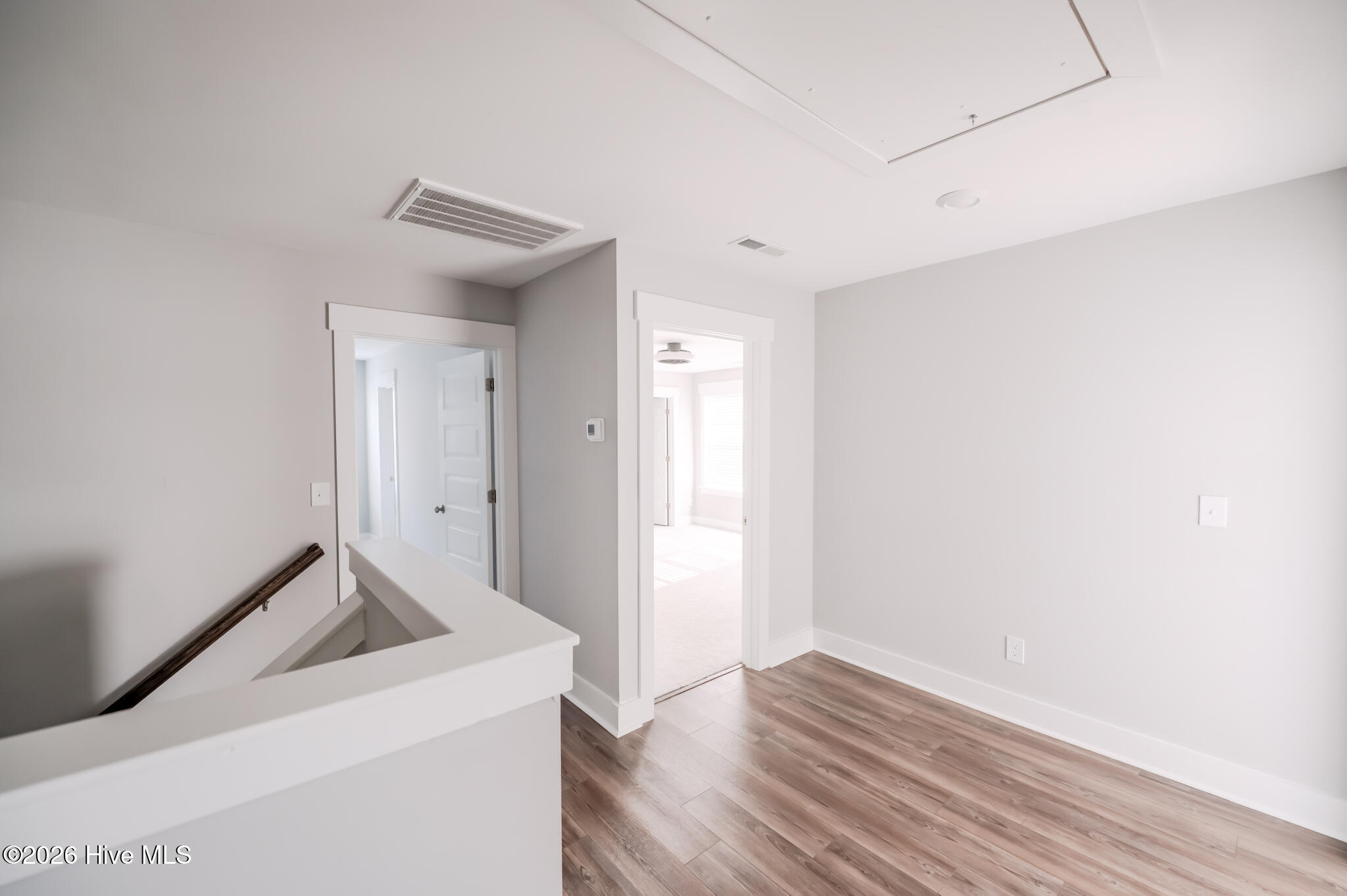 100567790 | Photo 46