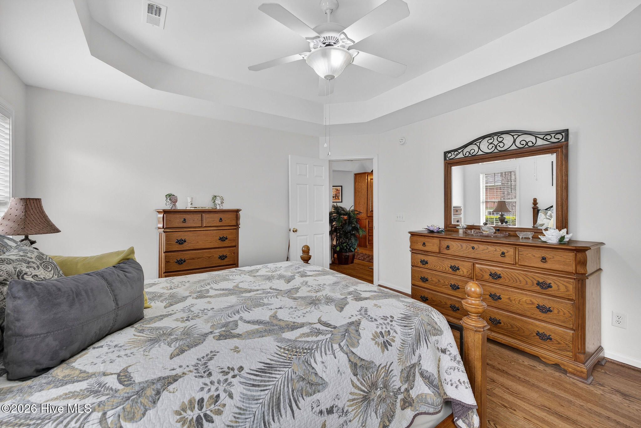 100557092 | Photo 23