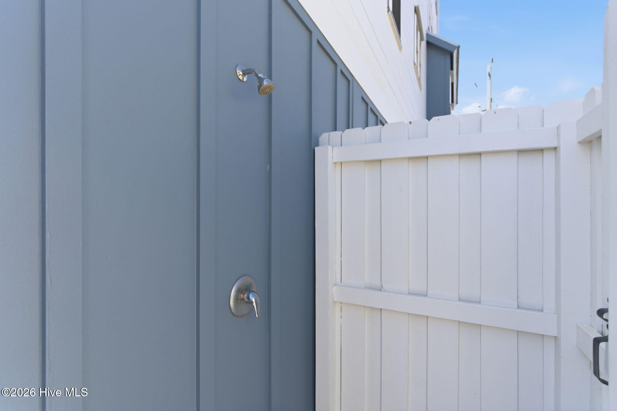 100570056 | Photo 68