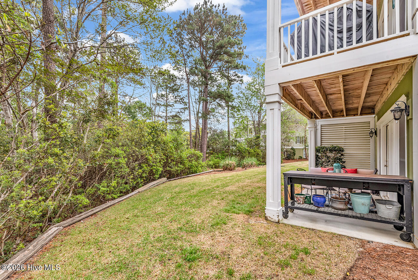 100566110 | Photo 40