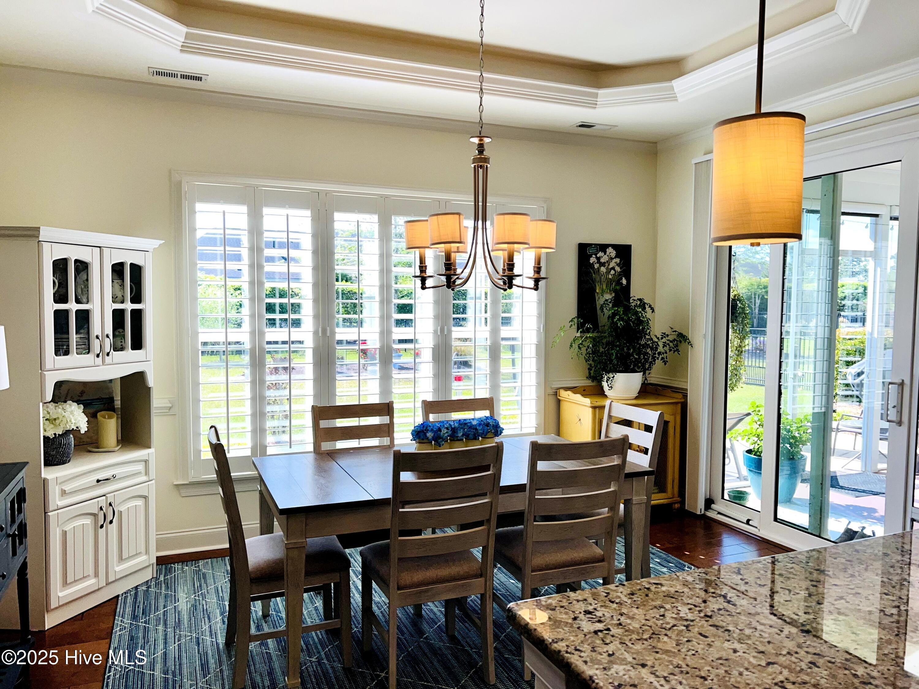 100510644 | Photo 16