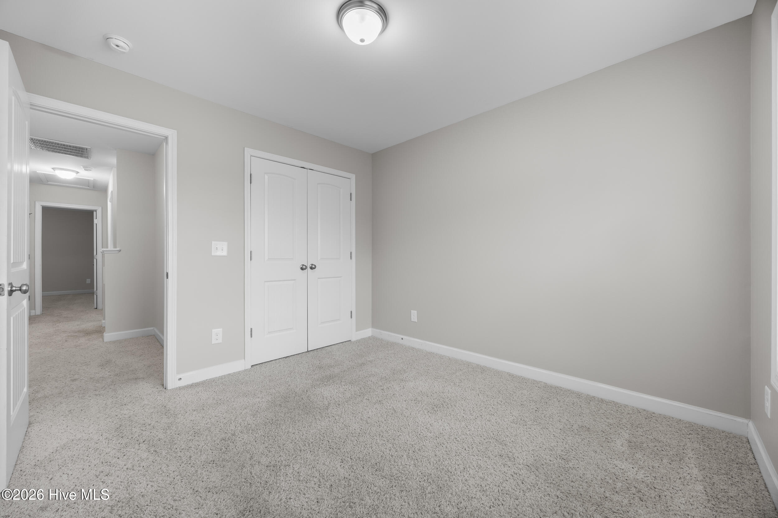 100557313 | Photo 24