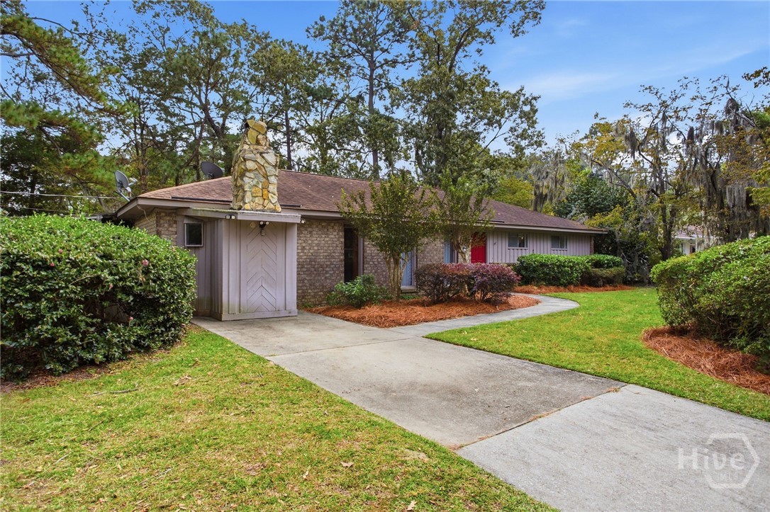 Photo 2 of Single family home for sale at 13 Suncrest Blvd, Savannah, GA 31410 | MLS# SA367361 | Listing updated on 2026-10-30