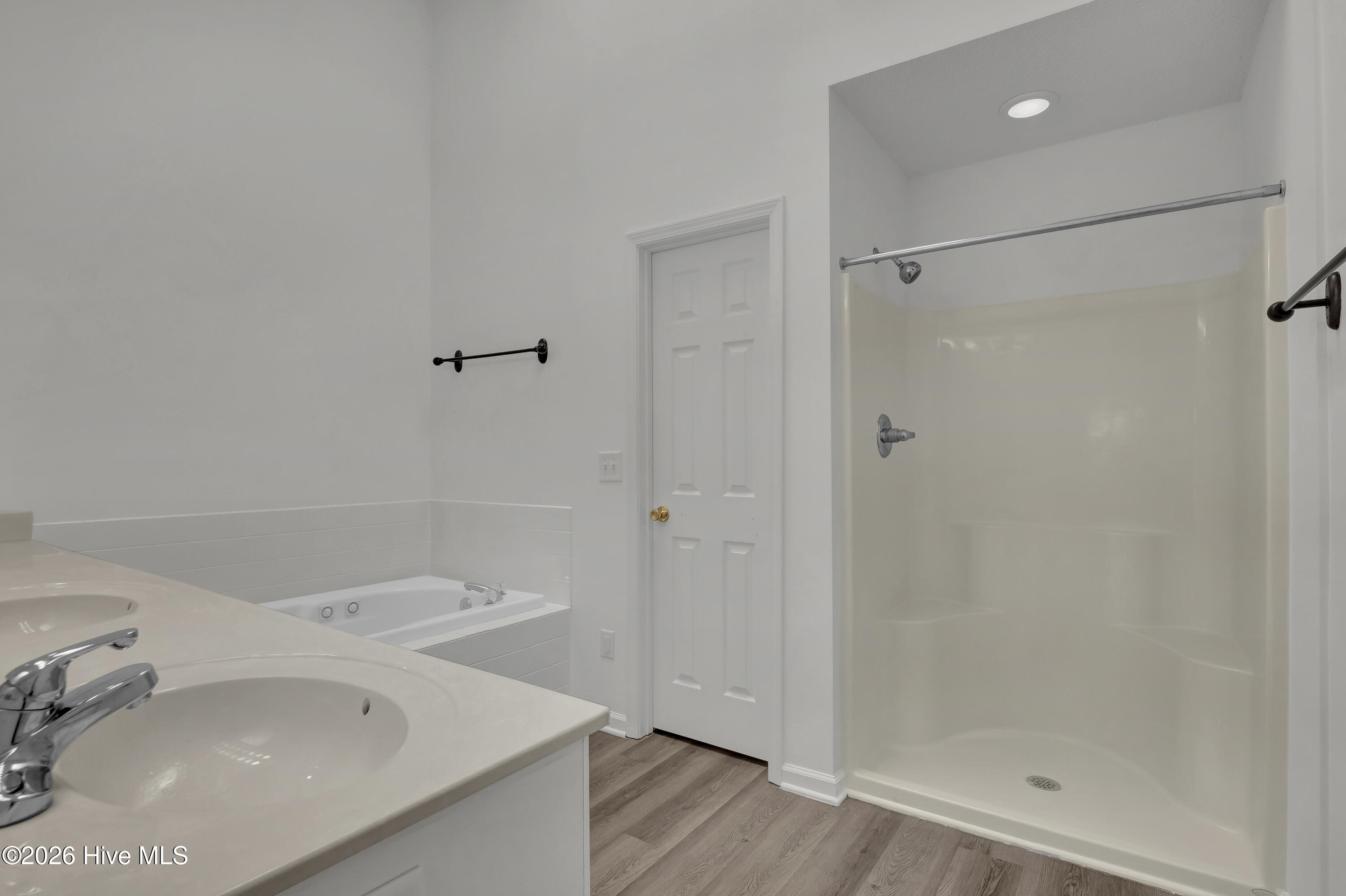 100564237 | Photo 14