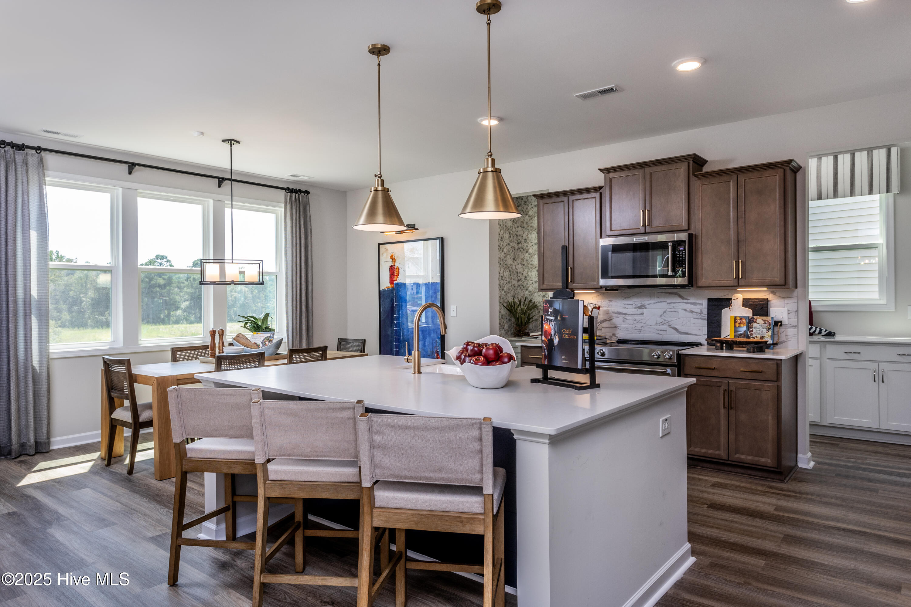 100509116 | Photo 17