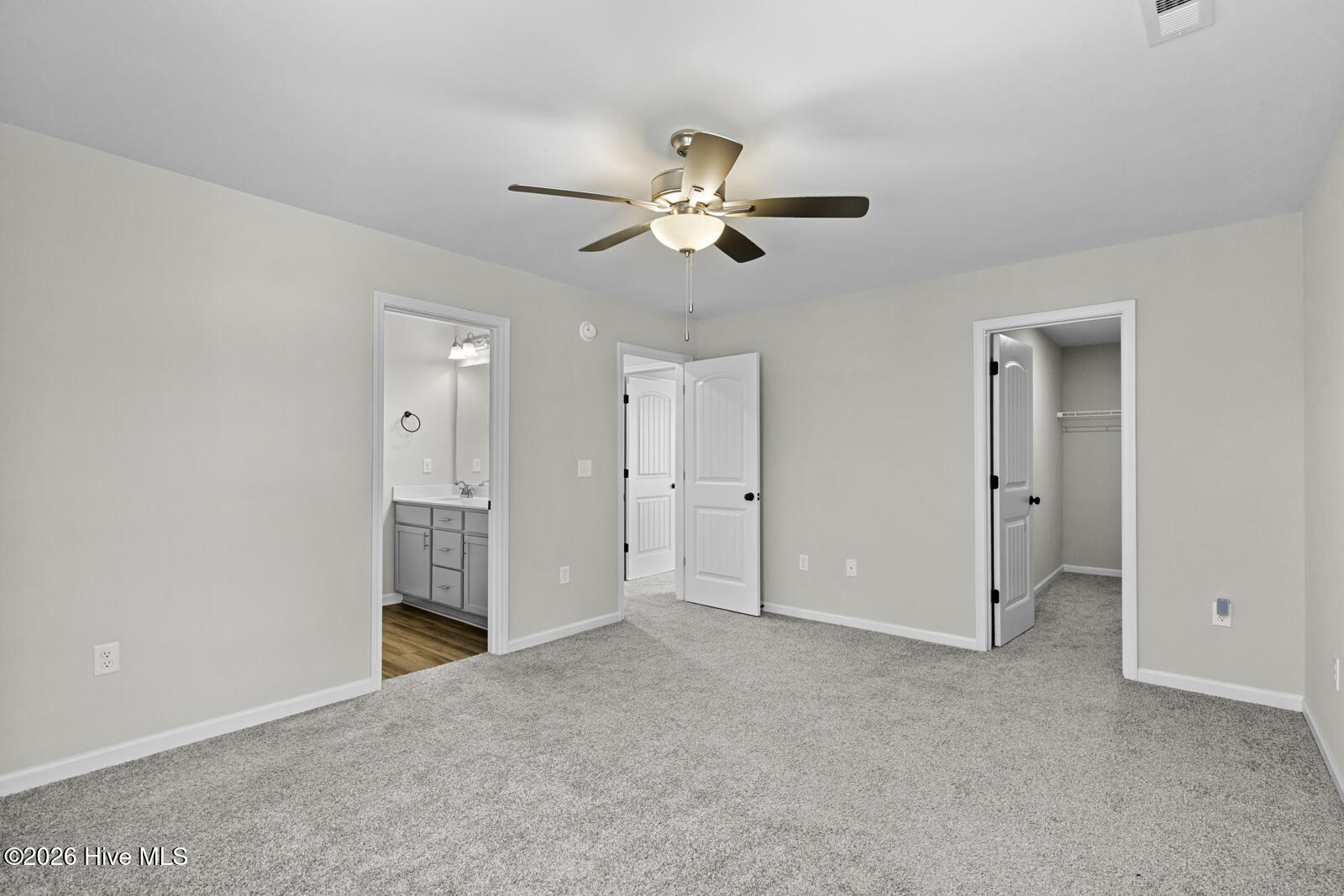 100542191 | Photo 23