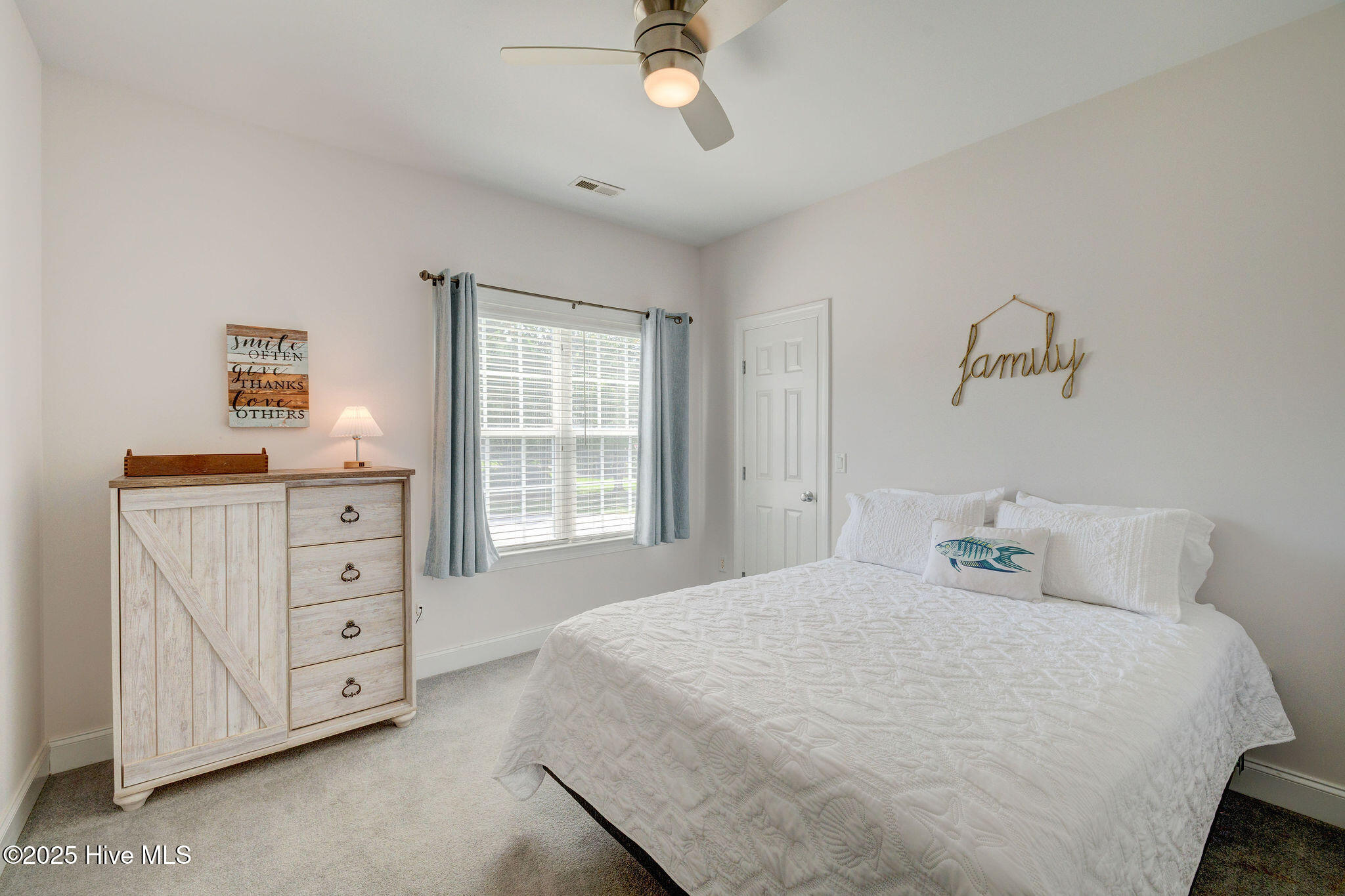 5500 N Warrendale Court, Wilmington, NC 28409 – photo 15: 5500WarrendaleCourtNorth-23