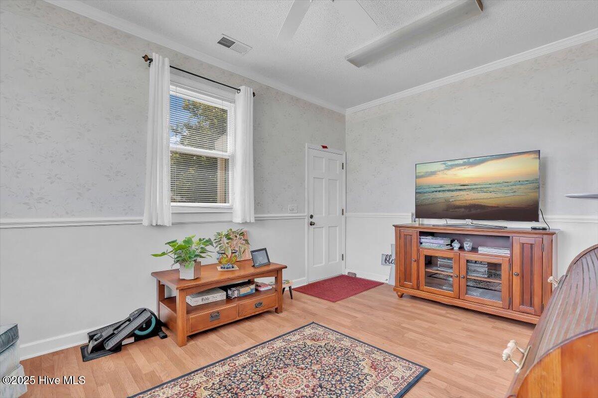 100542832 | Photo 33