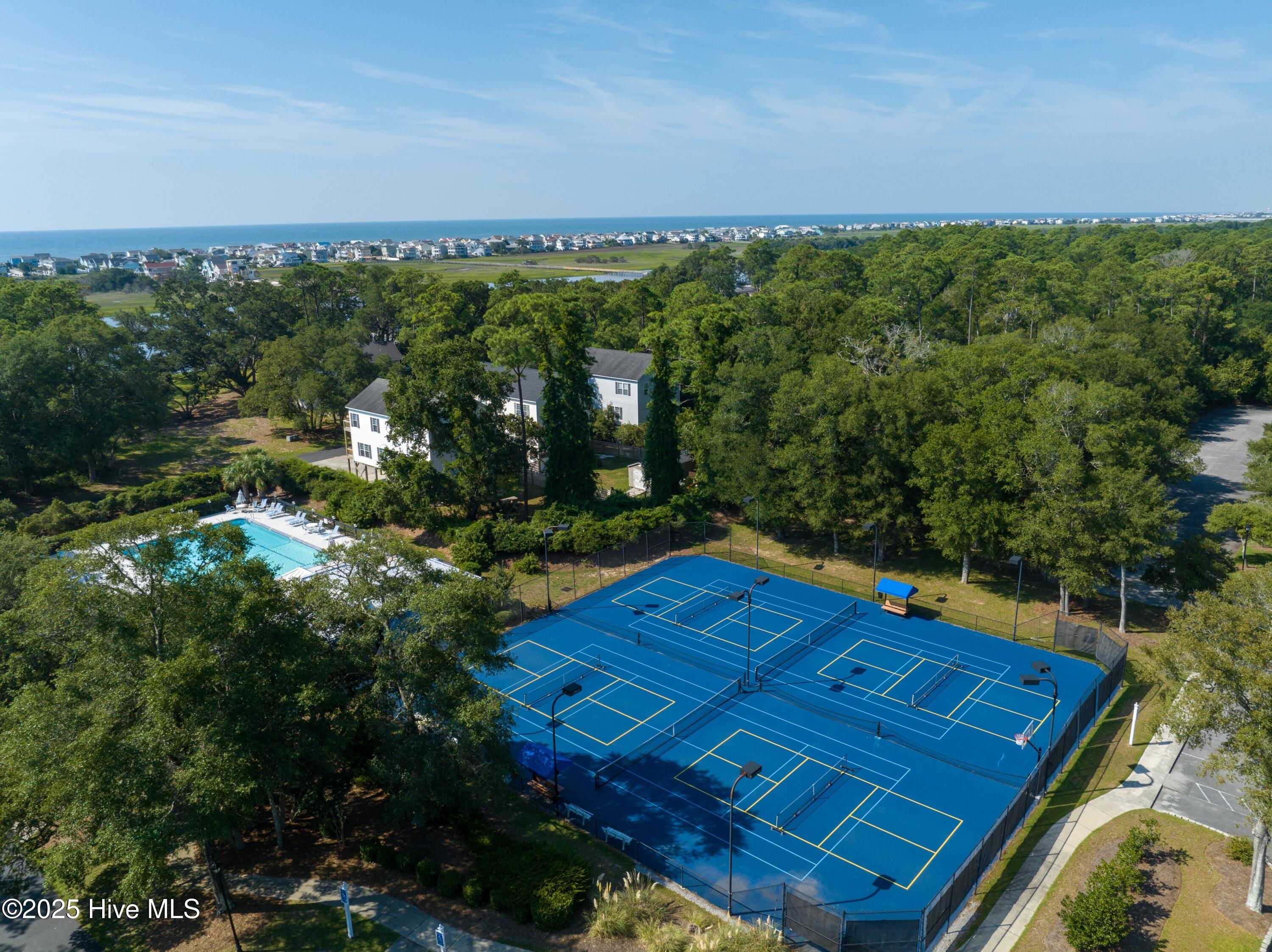 100520830 | Photo 90