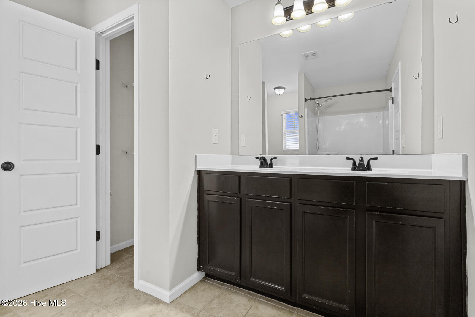 100556898 | Photo 14