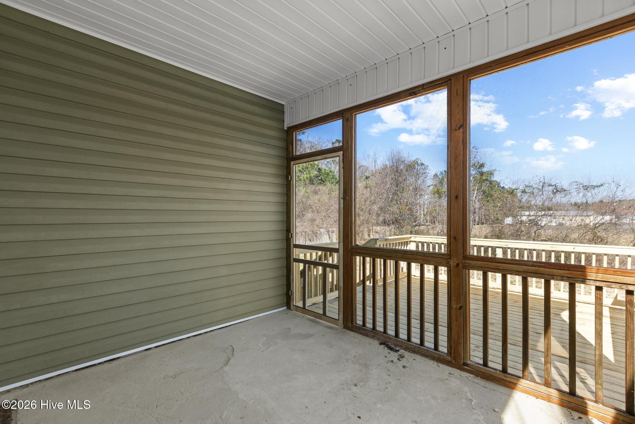 100556955 | Photo 30