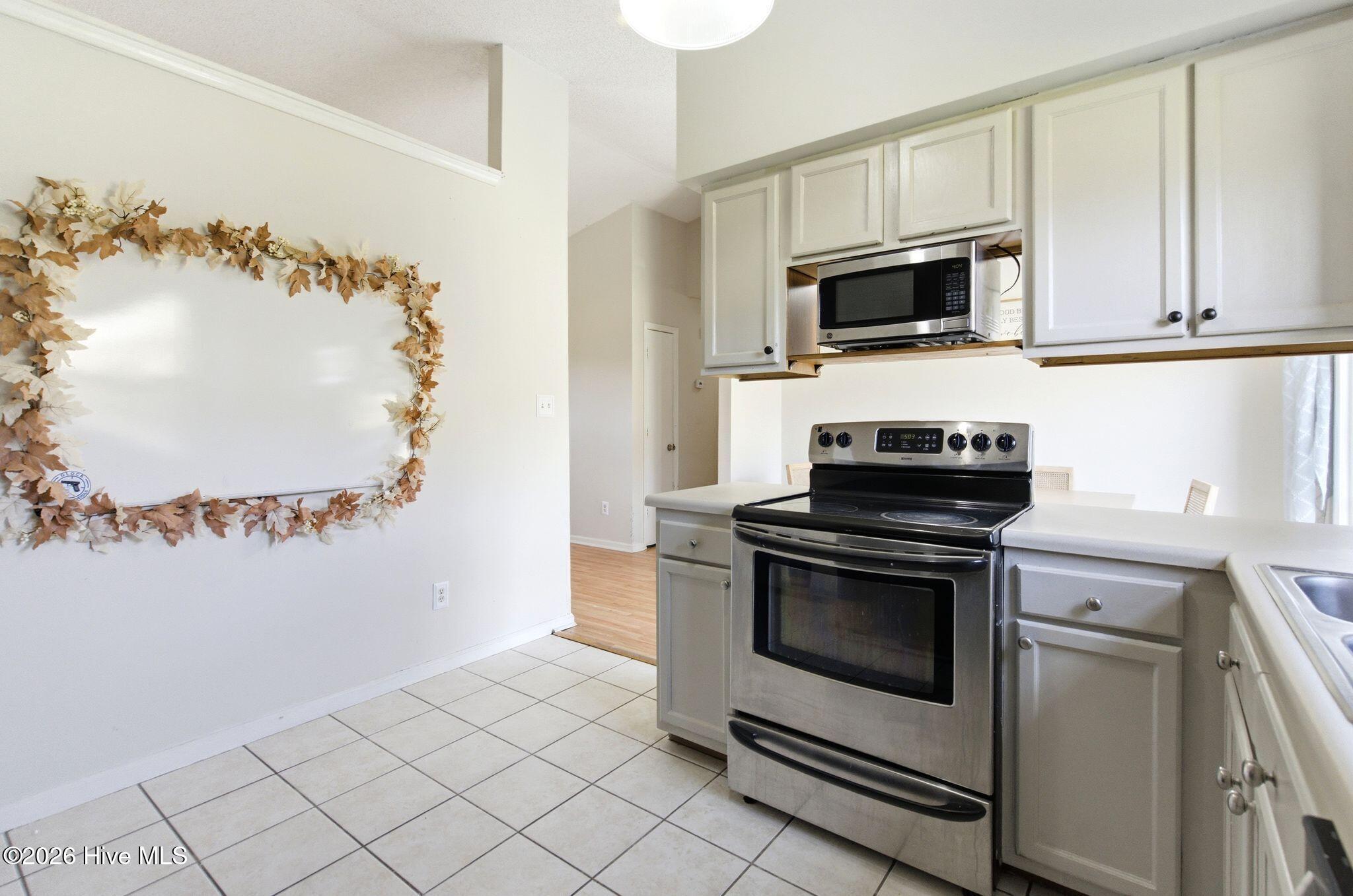 100561661 | Photo 17