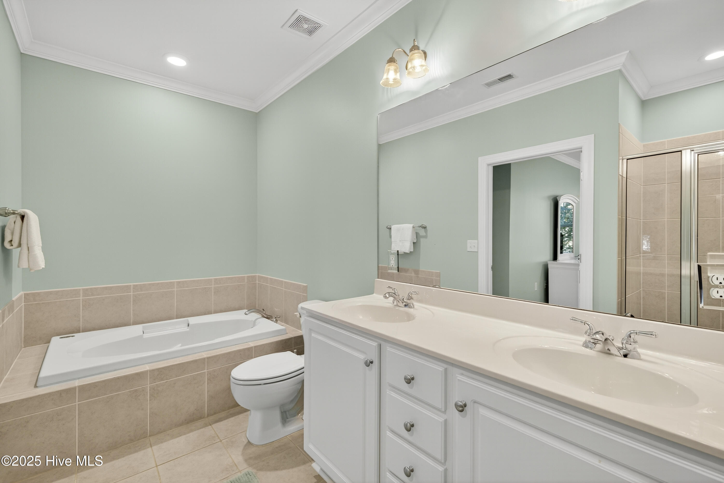 100536723 | Photo 24