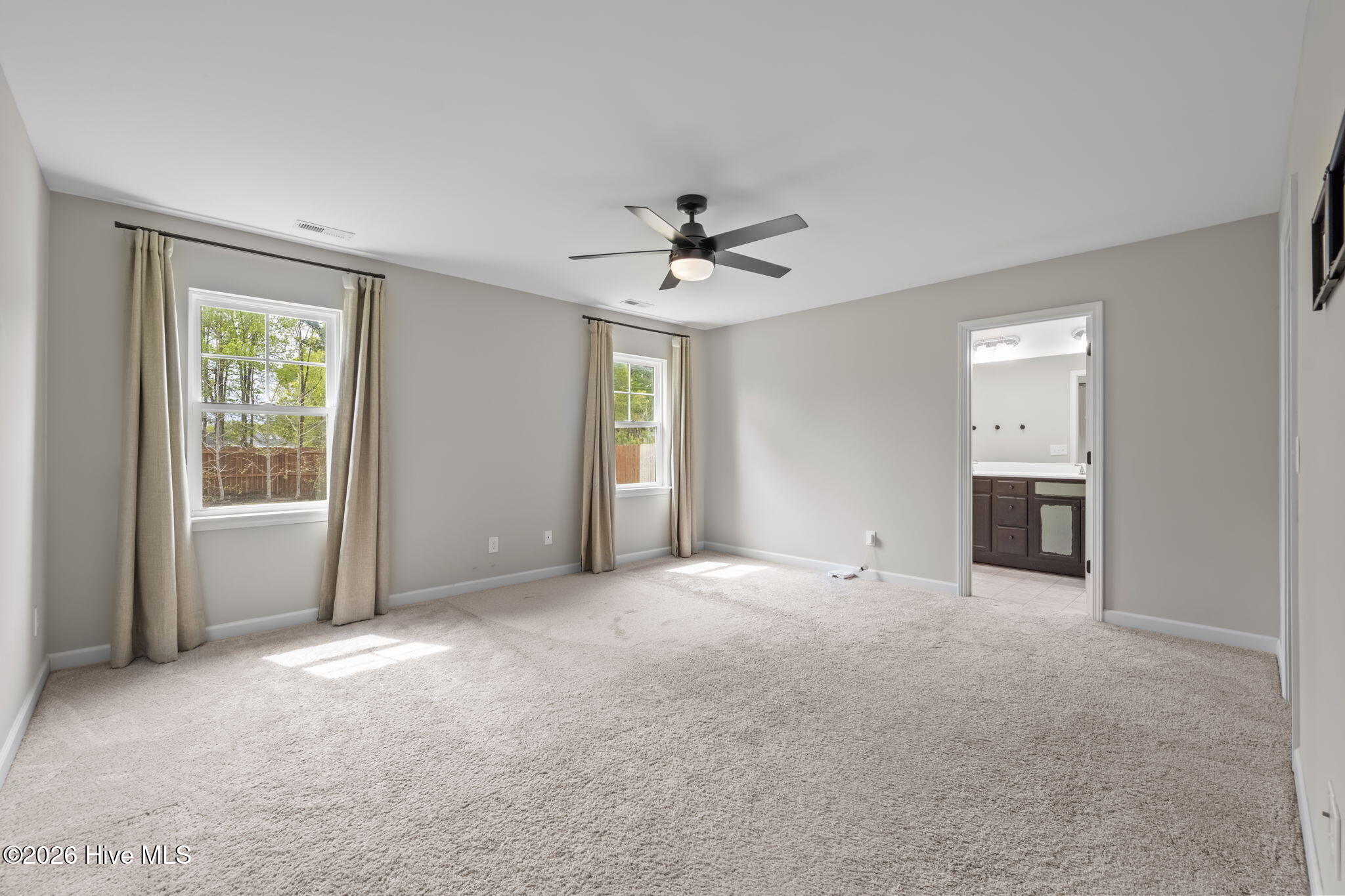 100567362 | Photo 13