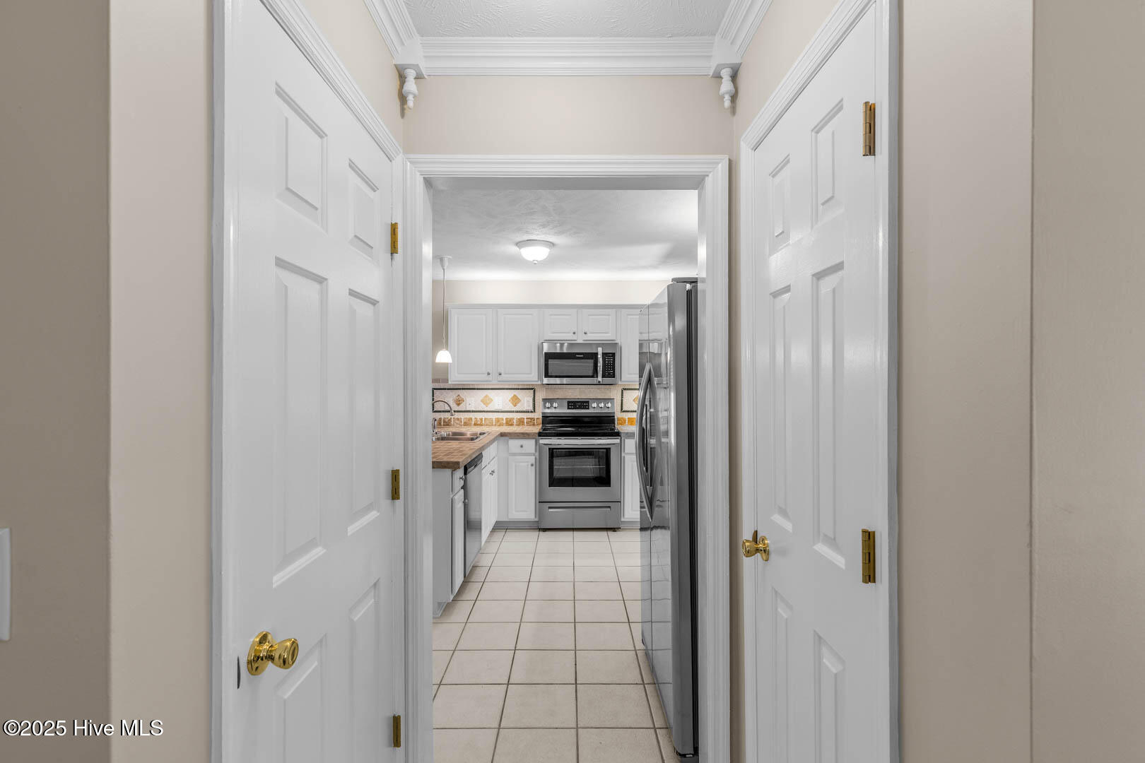 100538607 | Photo 15