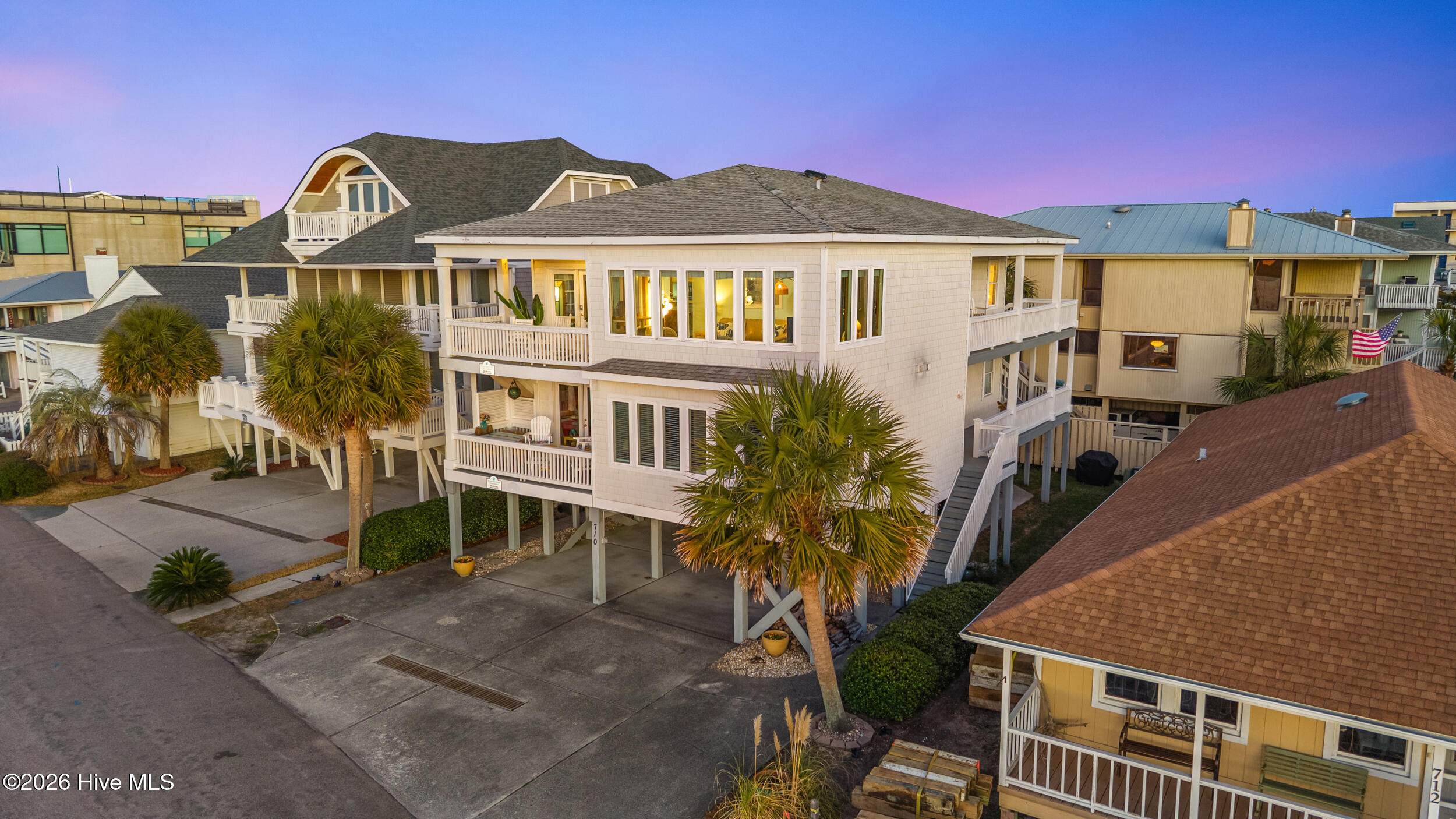 100565486 | Photo 43