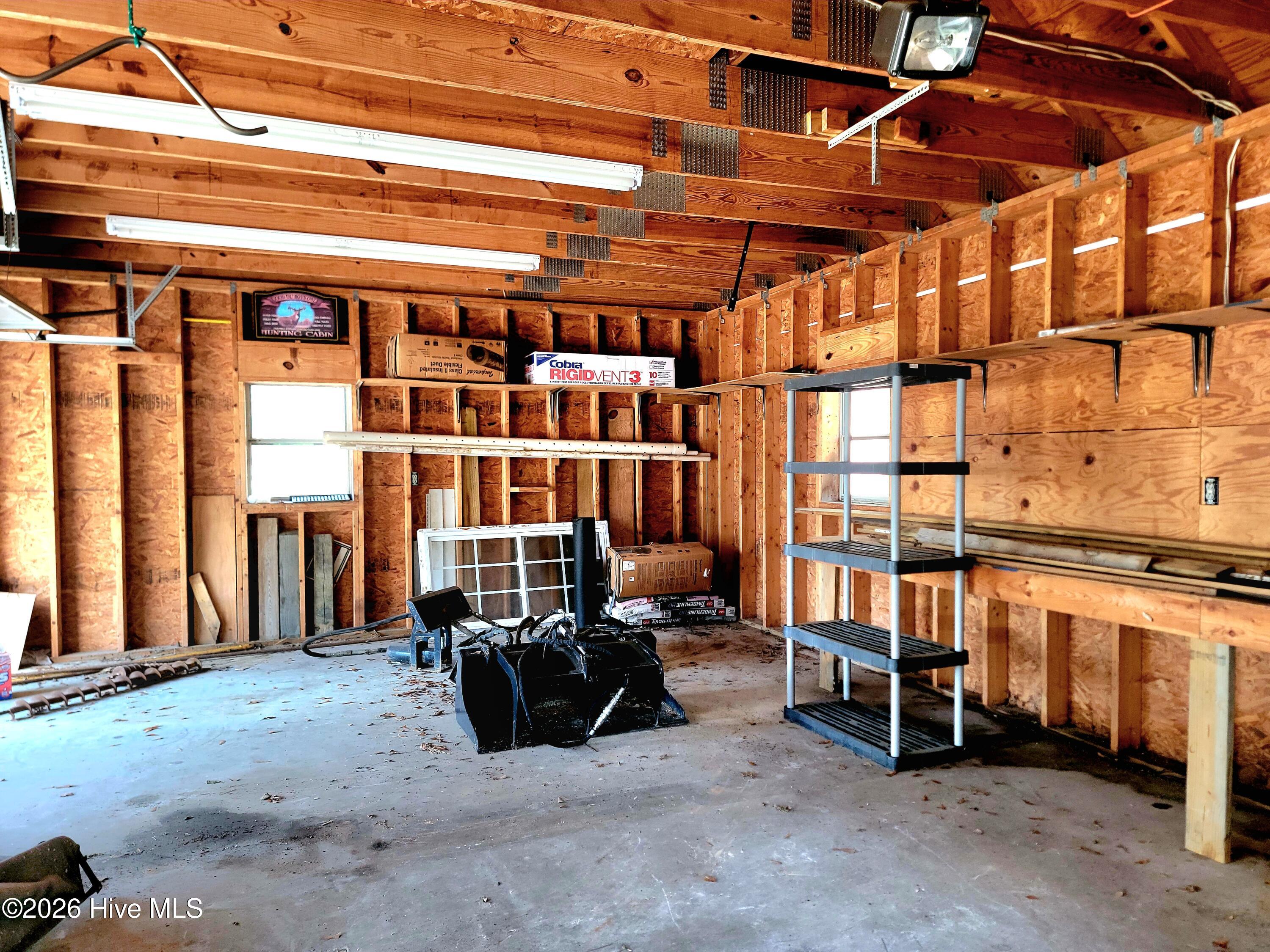 100551127 | Photo 15