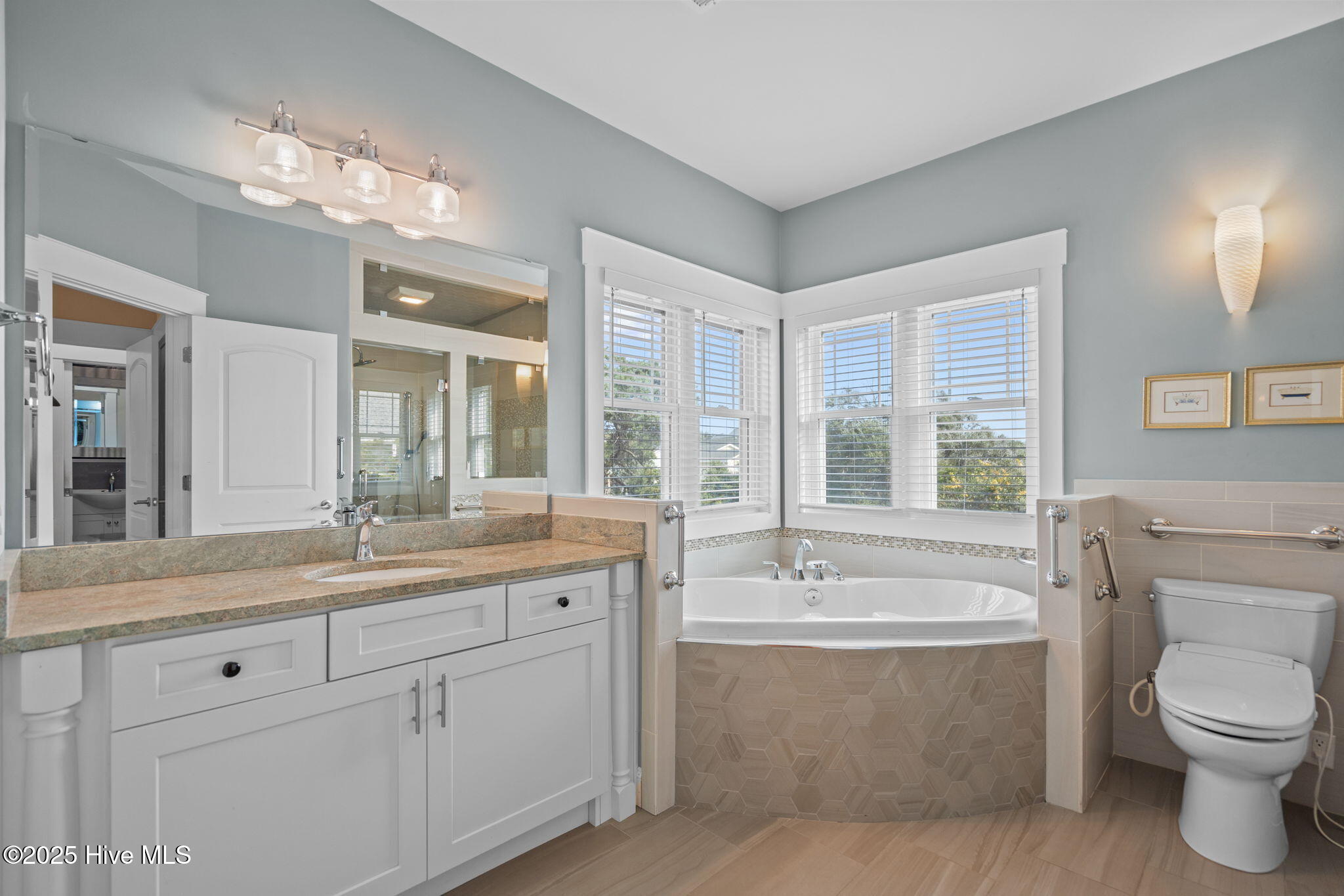 100541907 | Photo 18