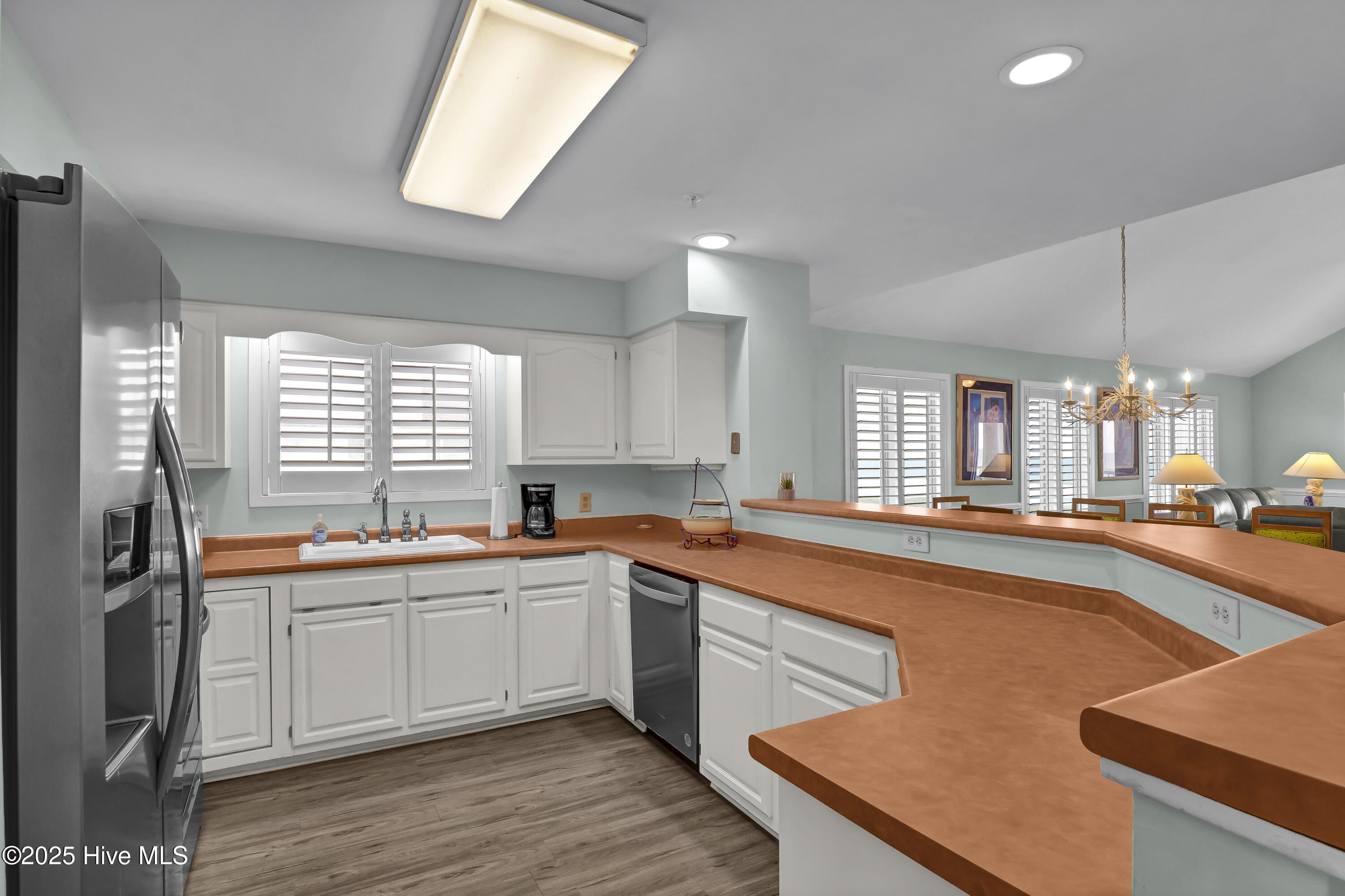 100535604 | Photo 14