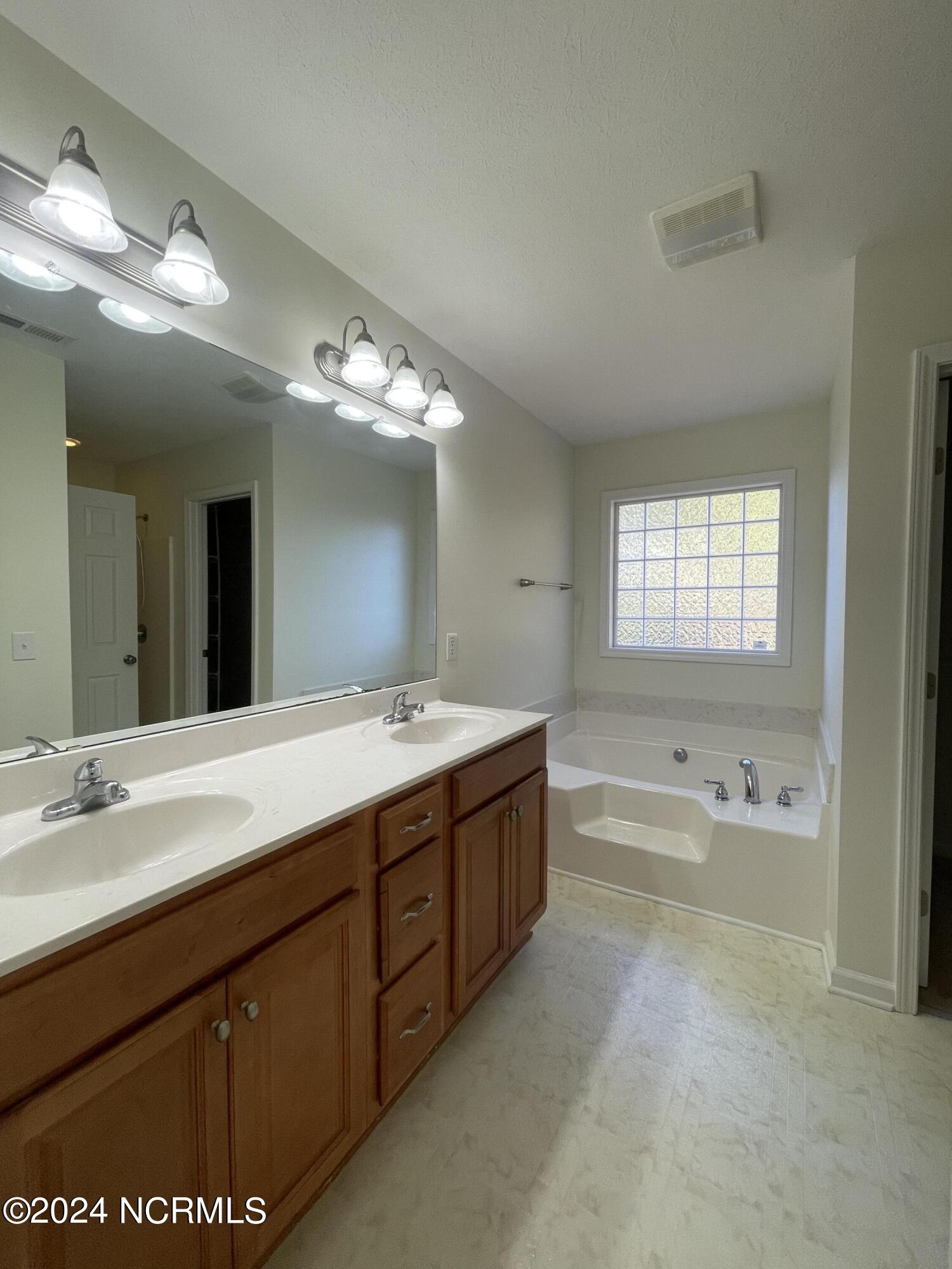 100551518 | Photo 11