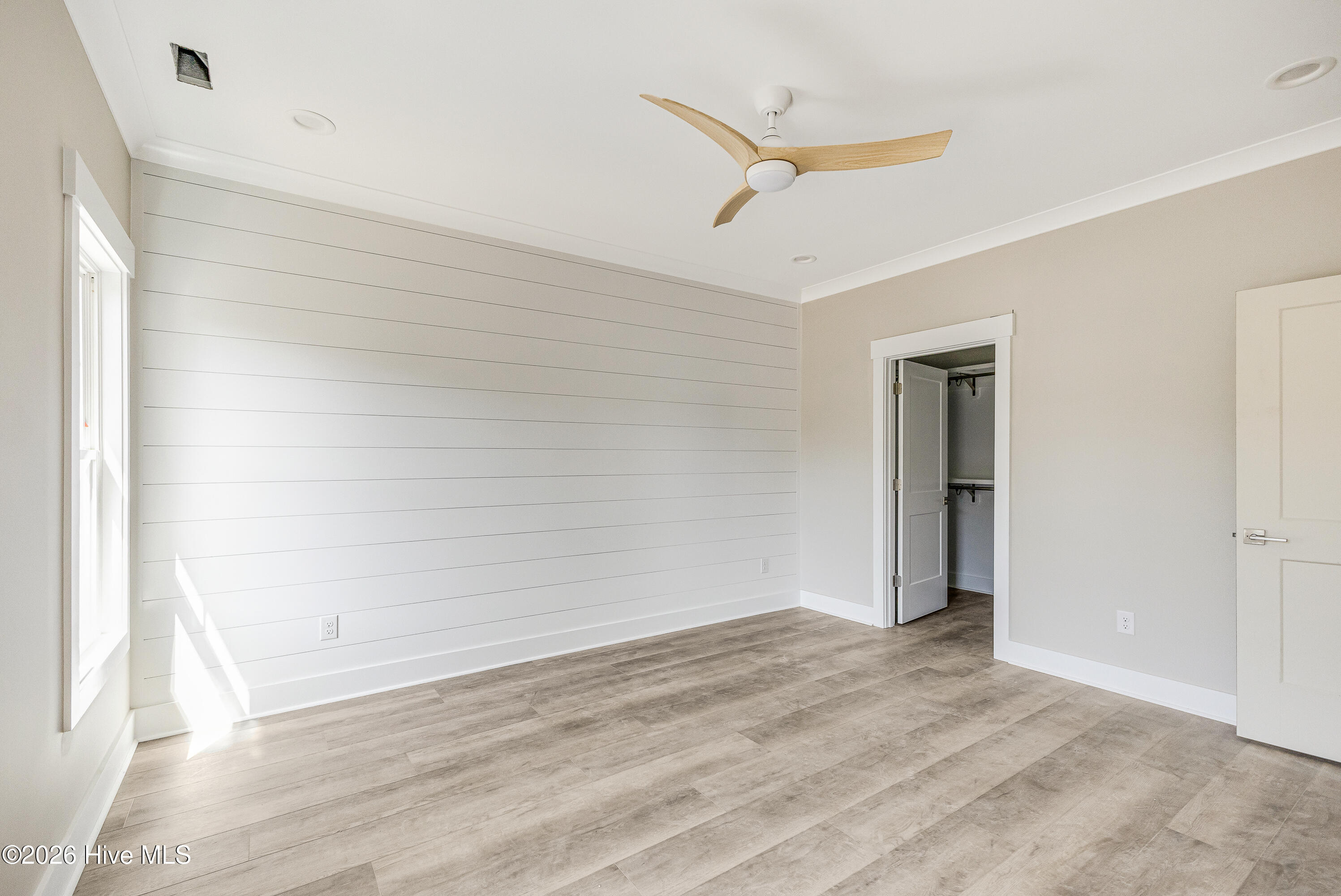 100564394 | Photo 16