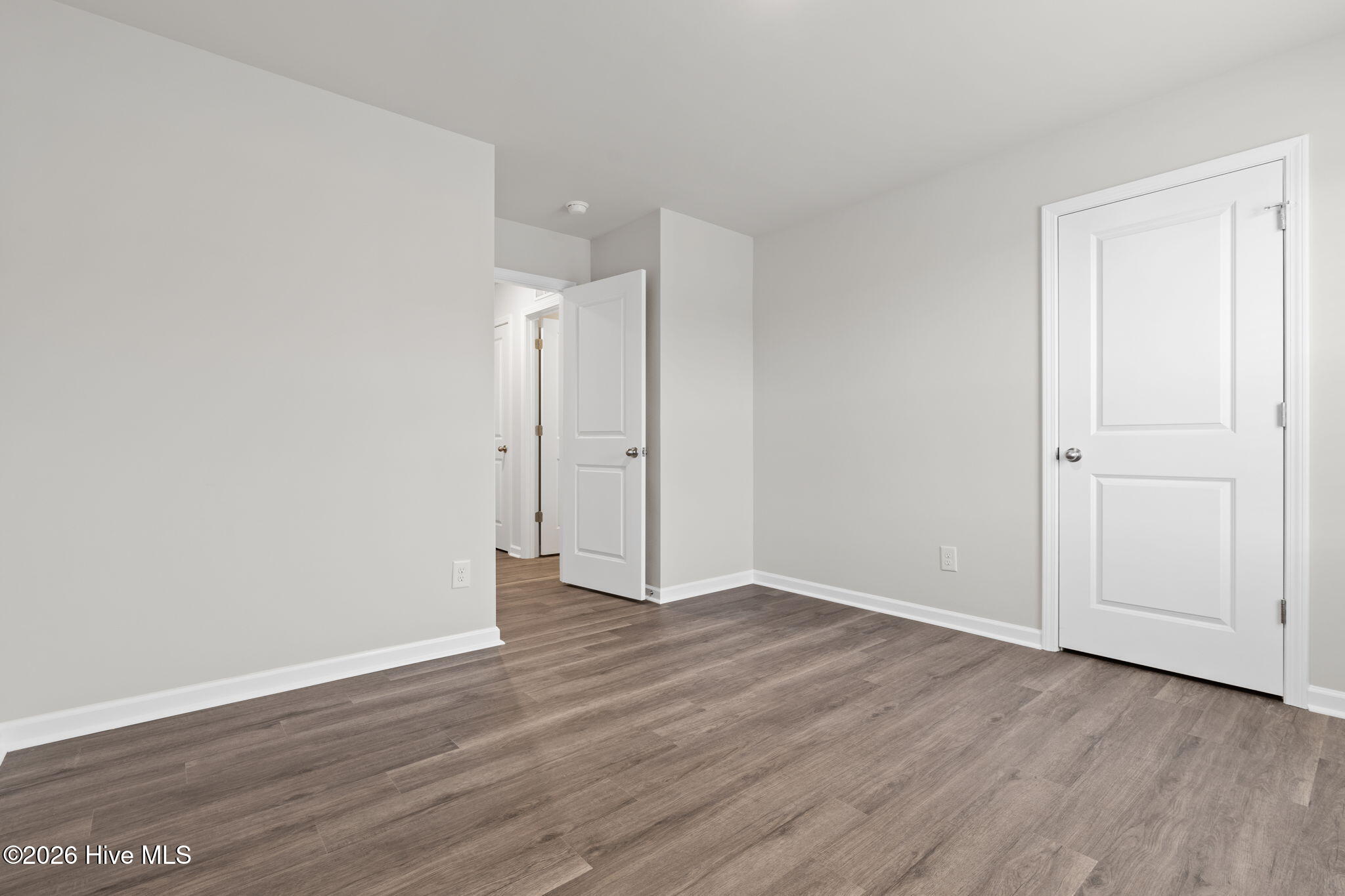 100546266 | Photo 36