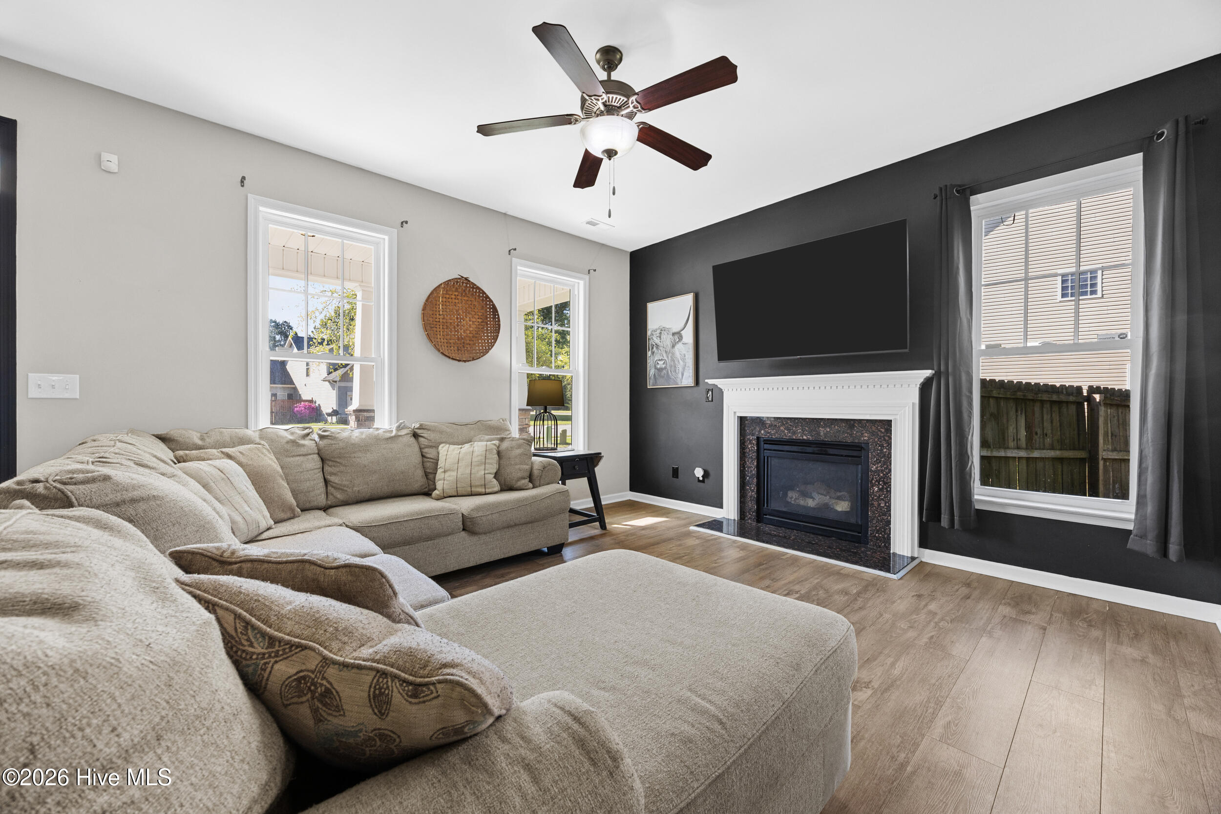 100567272 | Photo 13