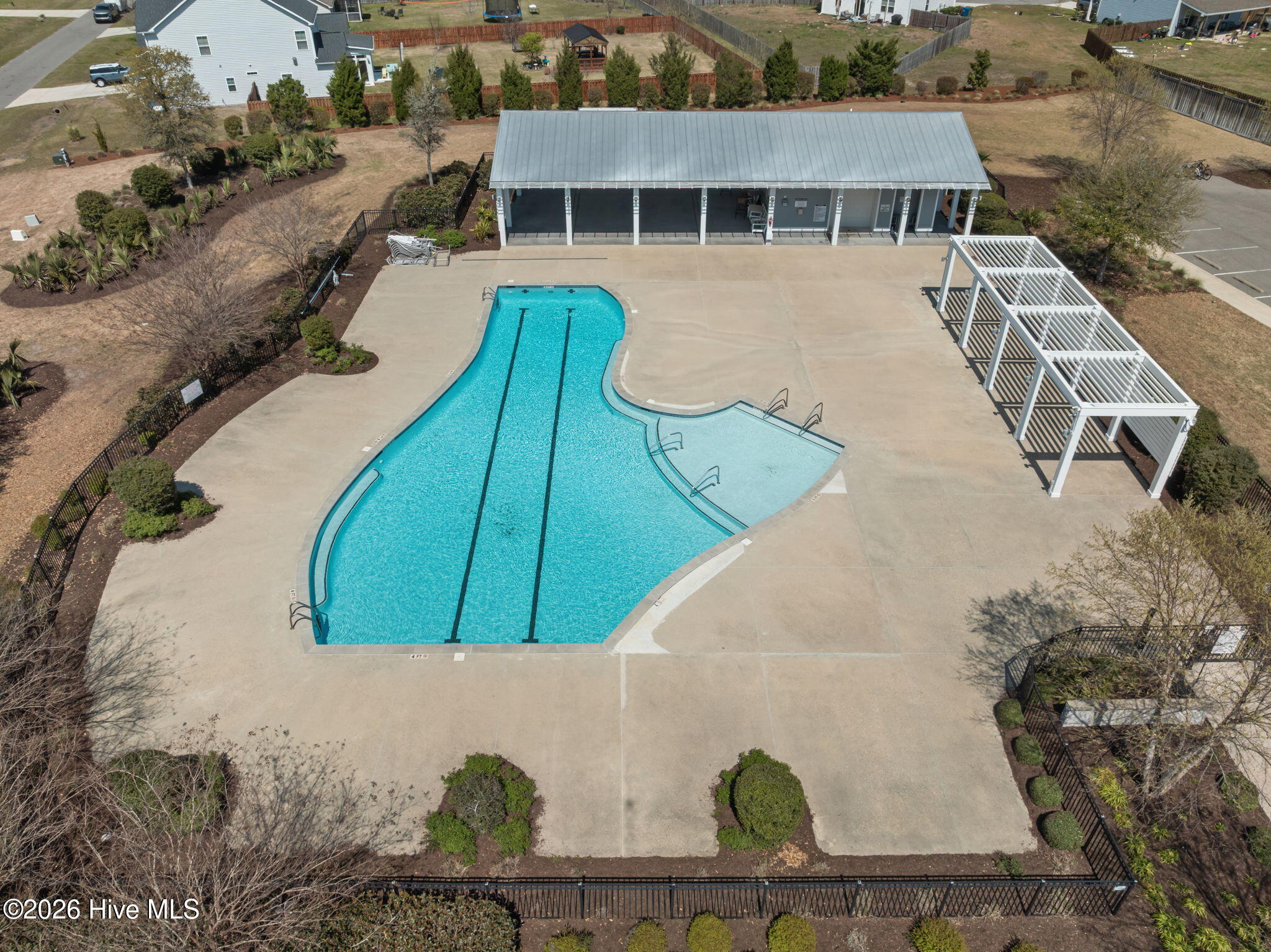 100564273 | Photo 41