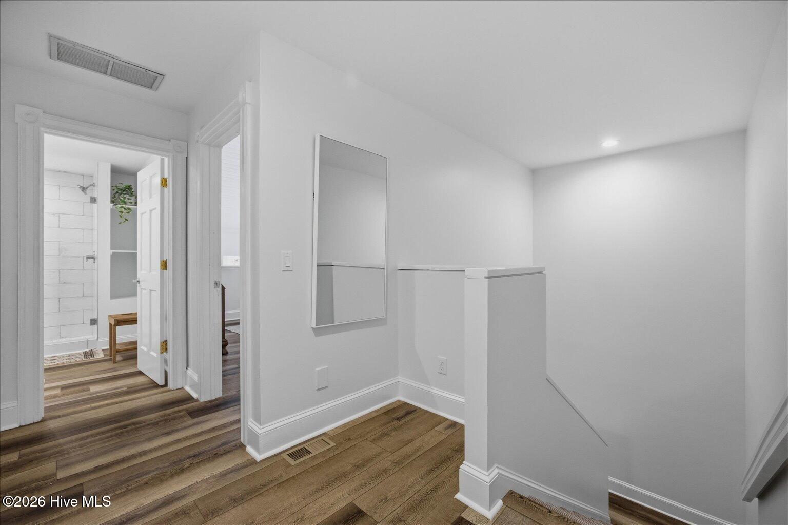 100559467 | Photo 15