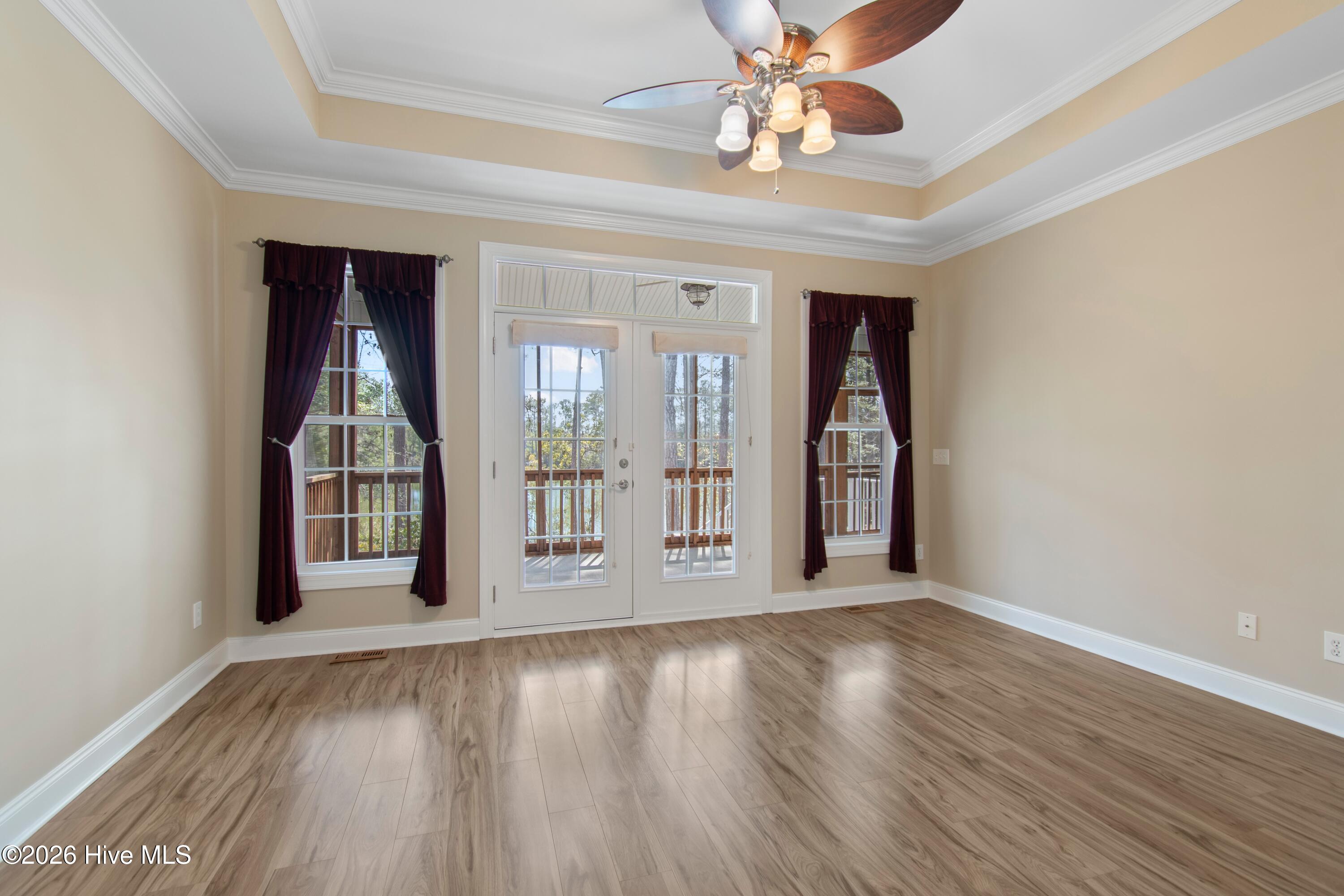 100555645 | Photo 23