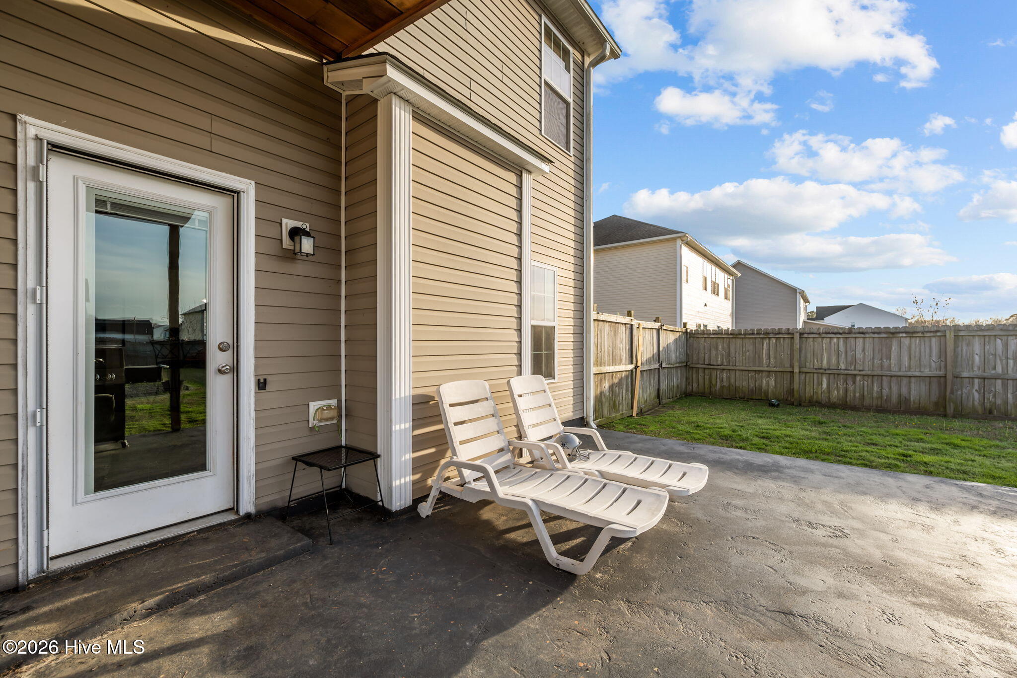 100560340 | Photo 43