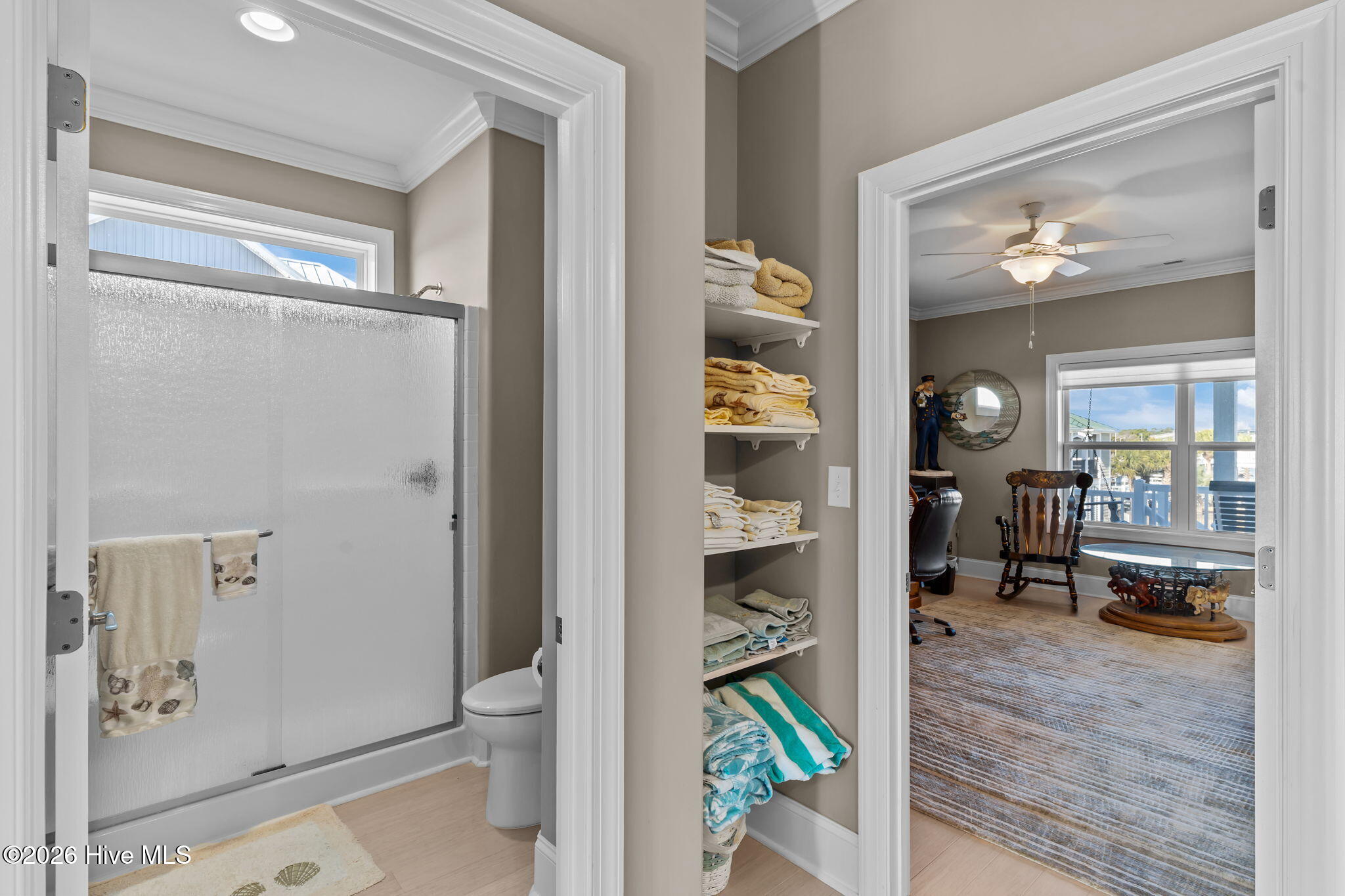 100549161 | Photo 32