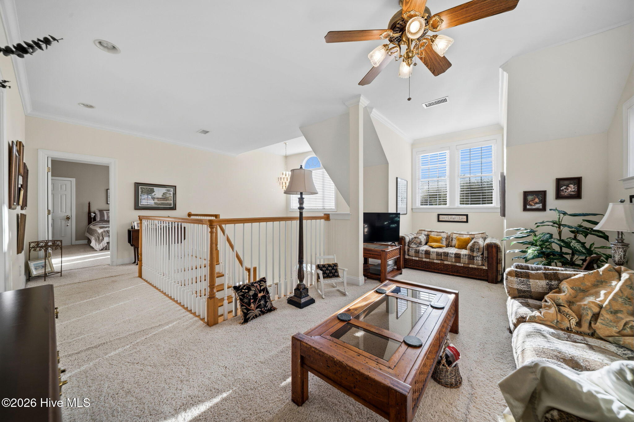 100570394 | Photo 65