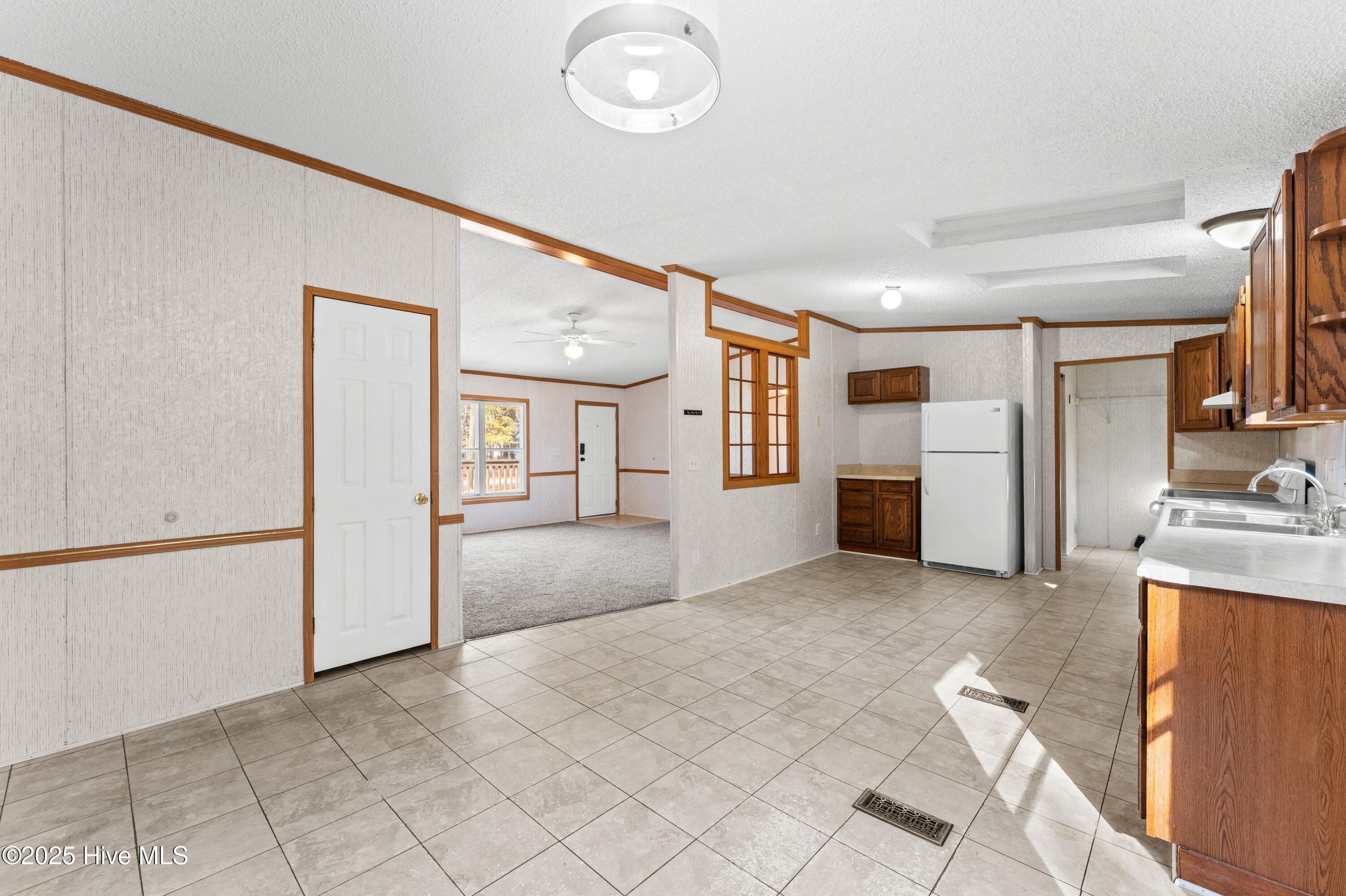 100547380 | Photo 17