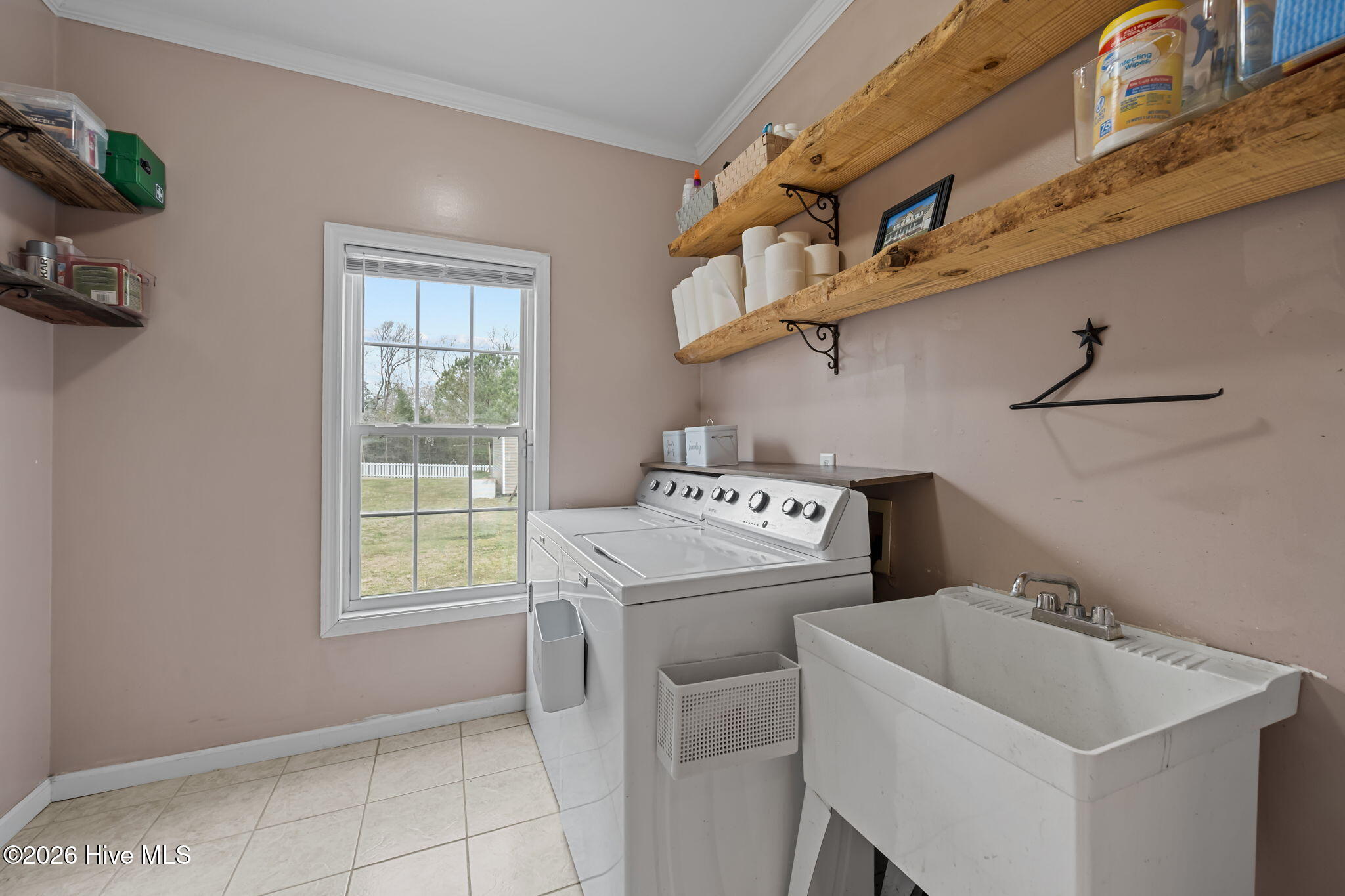 100557668 | Photo 30