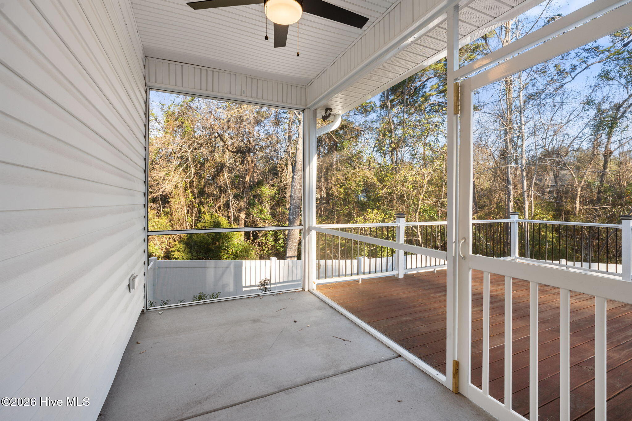 100562670 | Photo 26