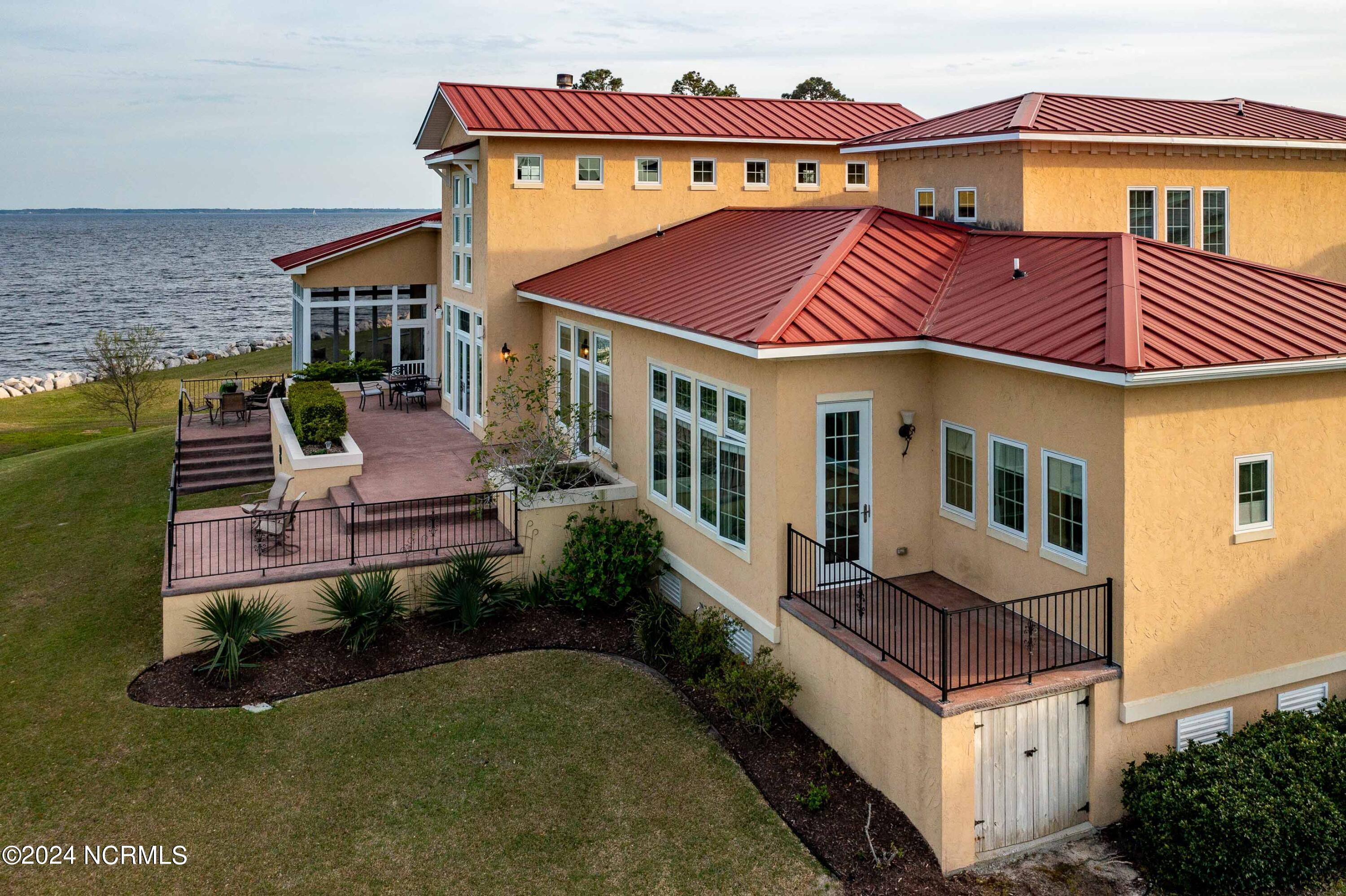 Homes for sale in Oriental, NC | 6054 Dolphin Rd, Oriental, NC 28571 | MLS# 100437525