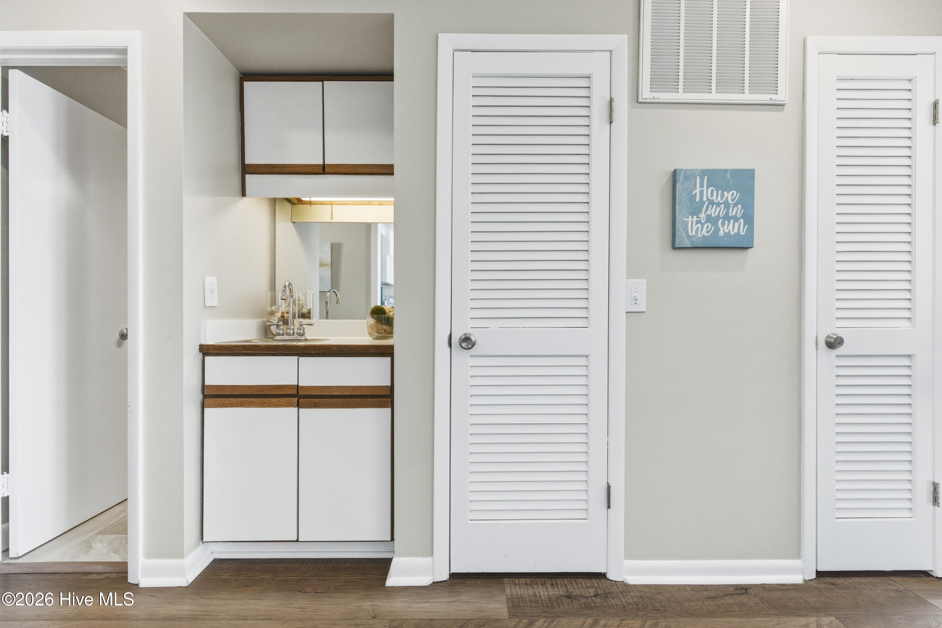 100552987 | Photo 19