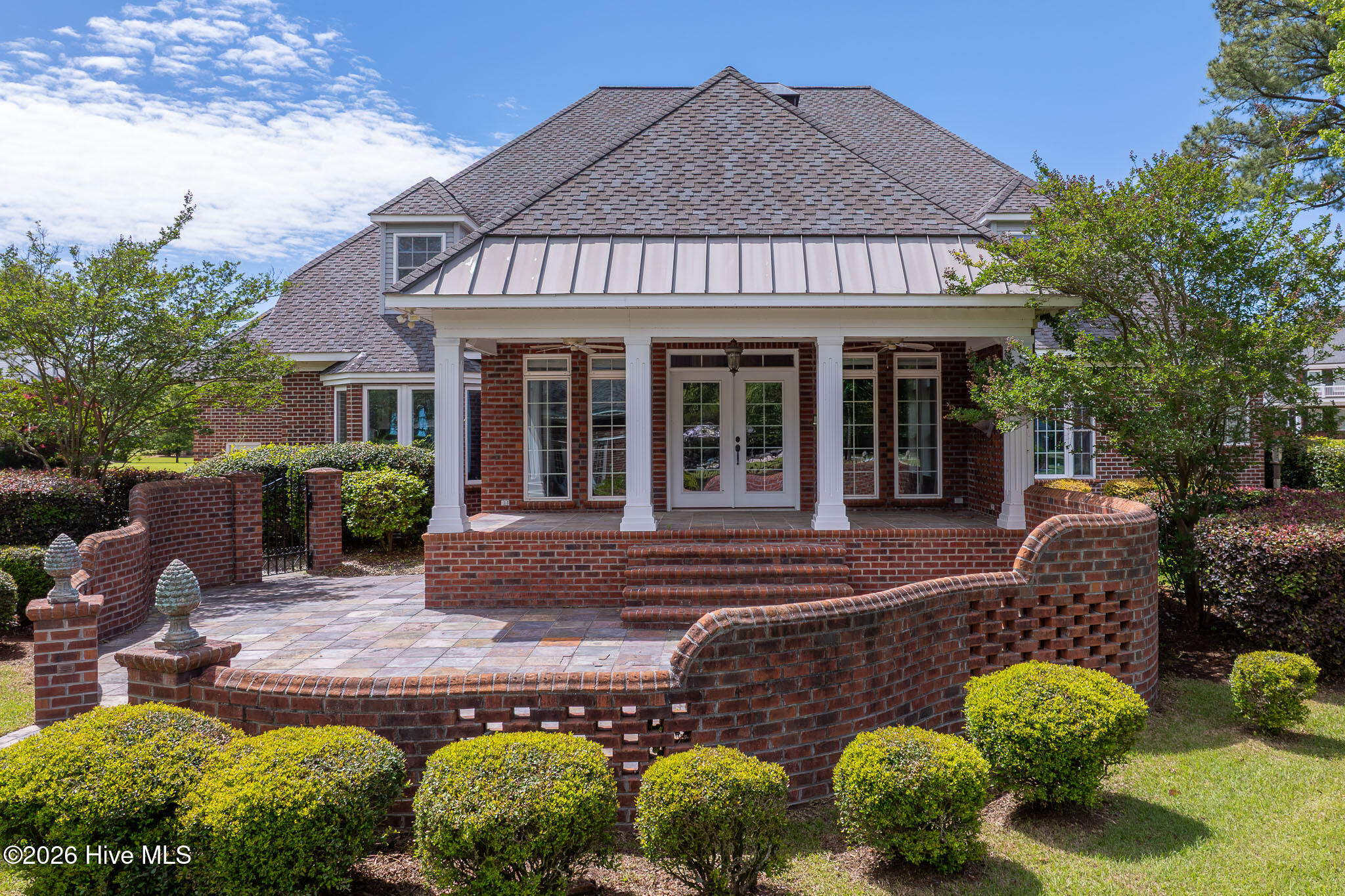 100570266 | Photo 61