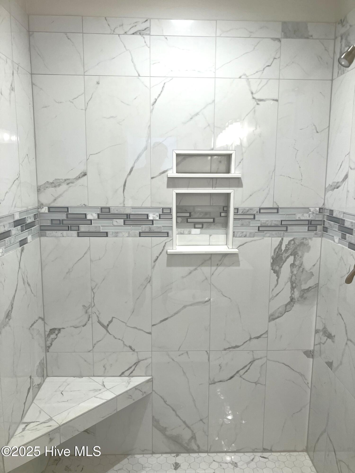 100514159 | Photo 41