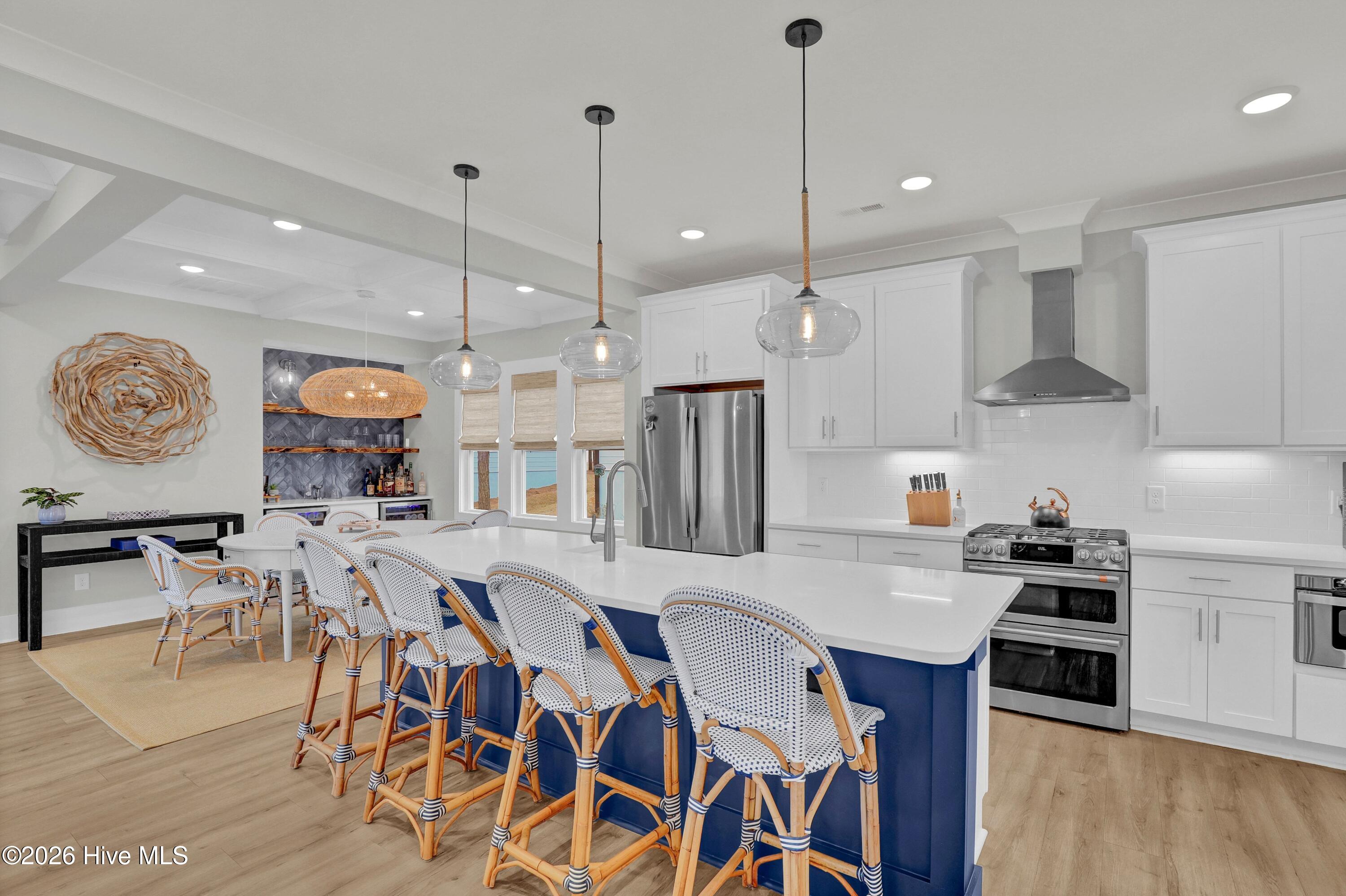 100565669 | Photo 10