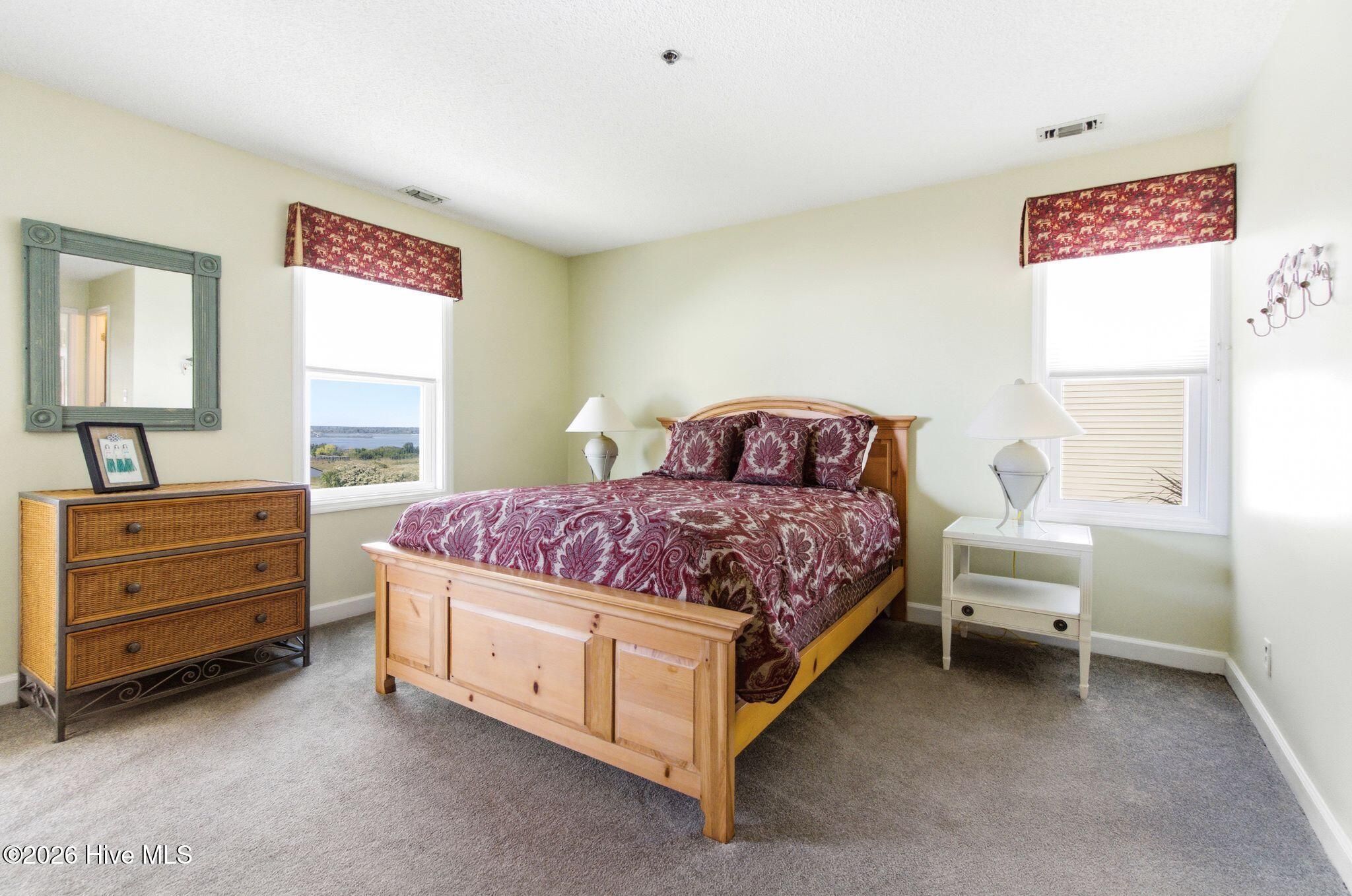 100564171 | Photo 24