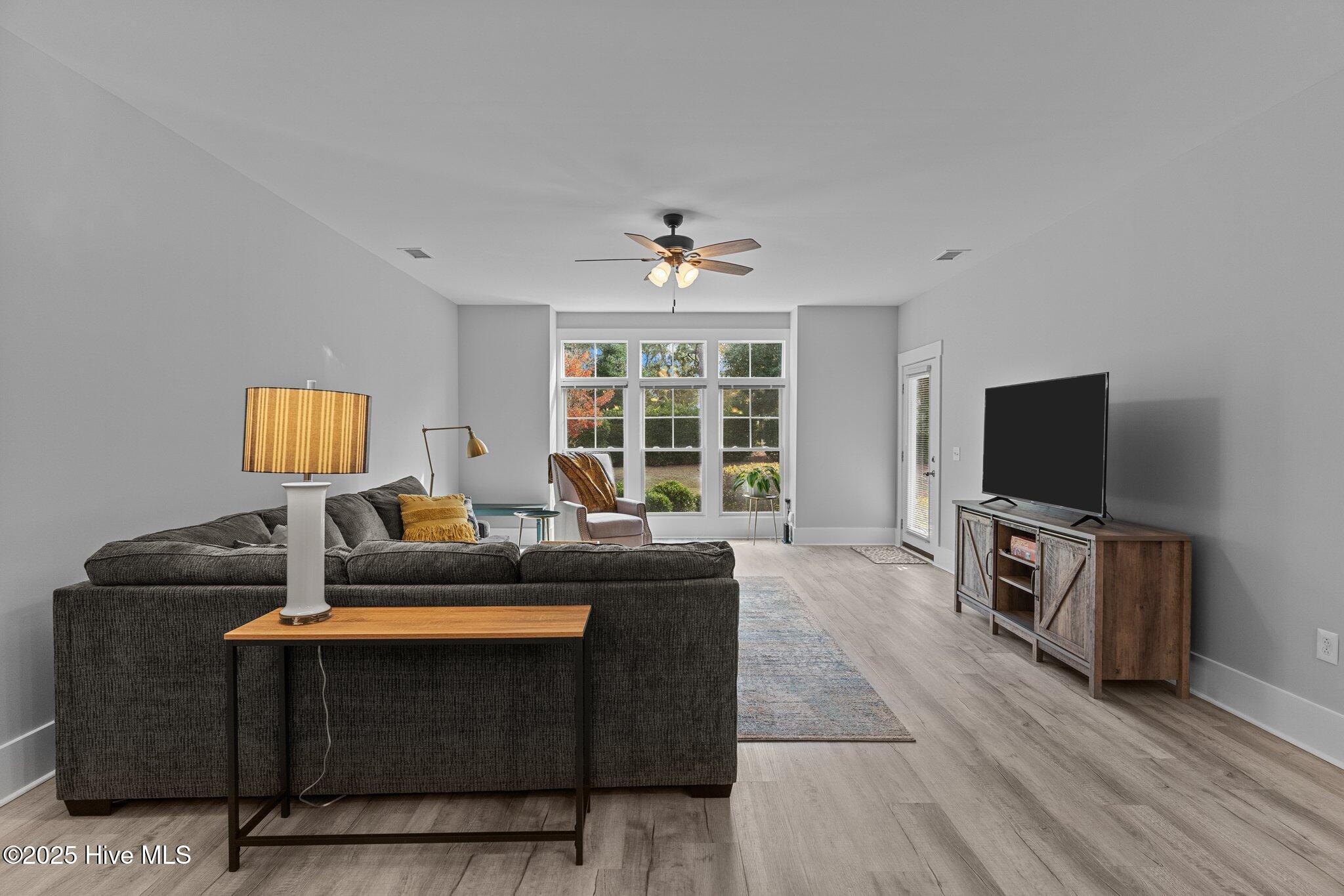 100542732 | Photo 10